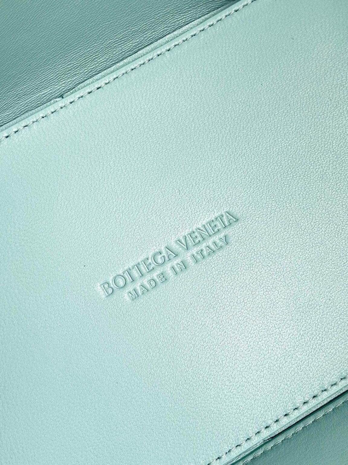 Bottega Veneta Ekstra Büyük Dikdörtgen Tote Çanta - Glimmer of Luxury