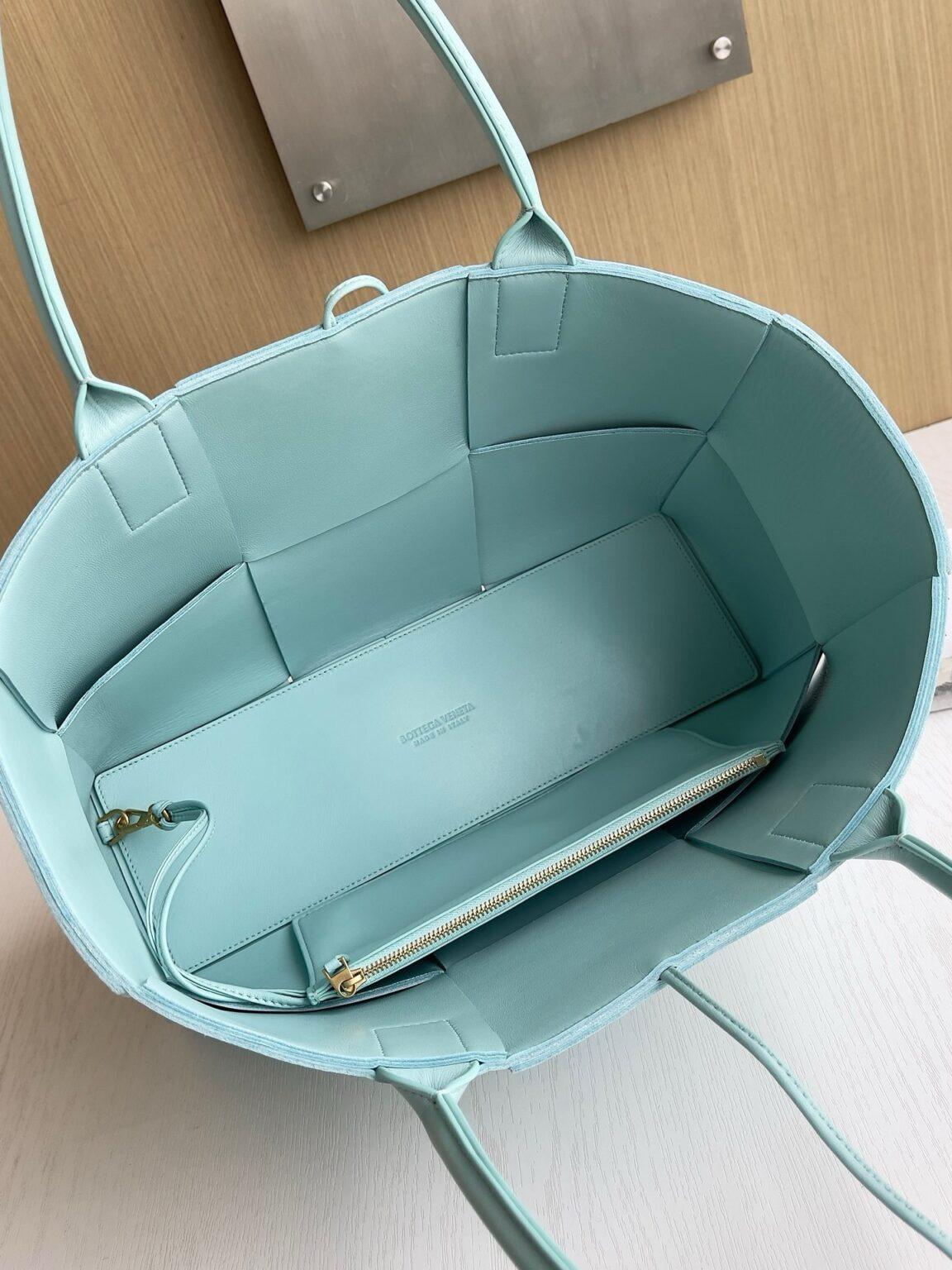 Bottega Veneta Ekstra Büyük Dikdörtgen Tote Çanta - Glimmer of Luxury