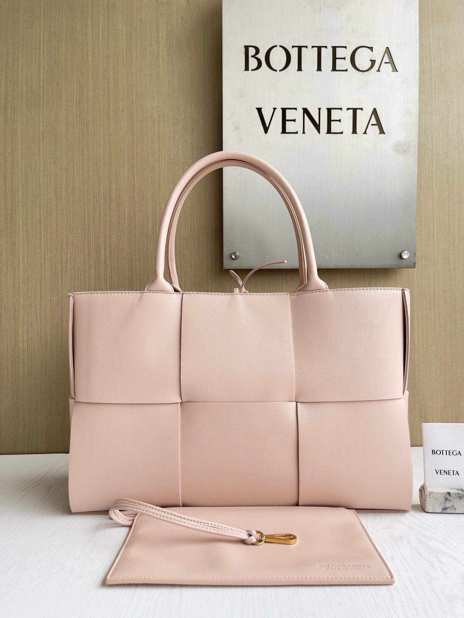 Bottega Veneta Ekstra Büyük Dikdörtgen Tote Çanta - Glimmer of Luxury
