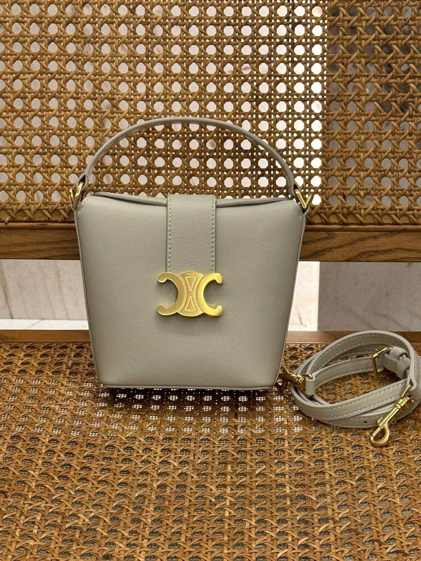 Celine Pürüzsüz Dana Derisinde Mini Bucket Triomphe - Glimmer of Luxury