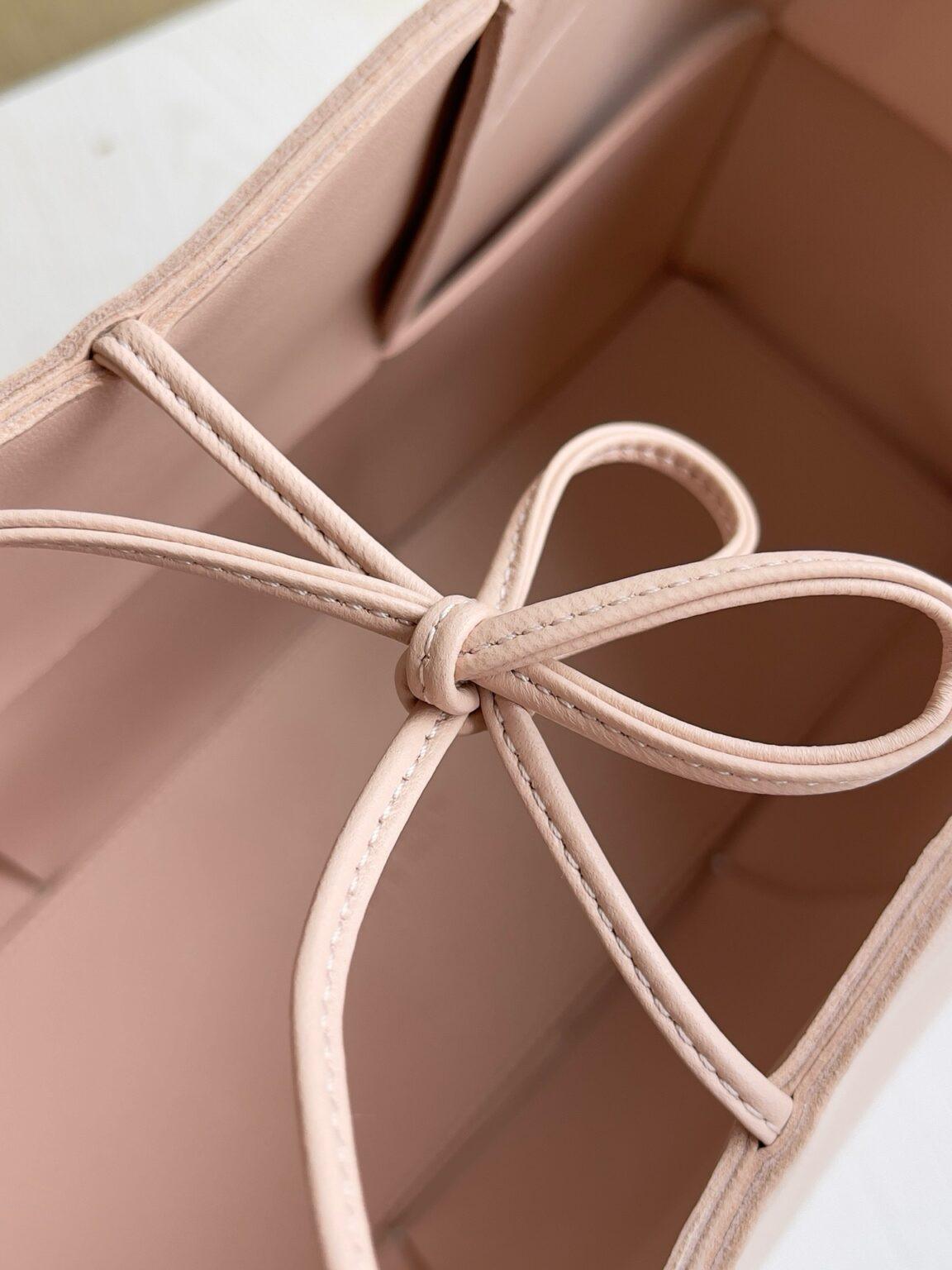 Bottega Veneta Ekstra Büyük Dikdörtgen Tote Çanta - Glimmer of Luxury