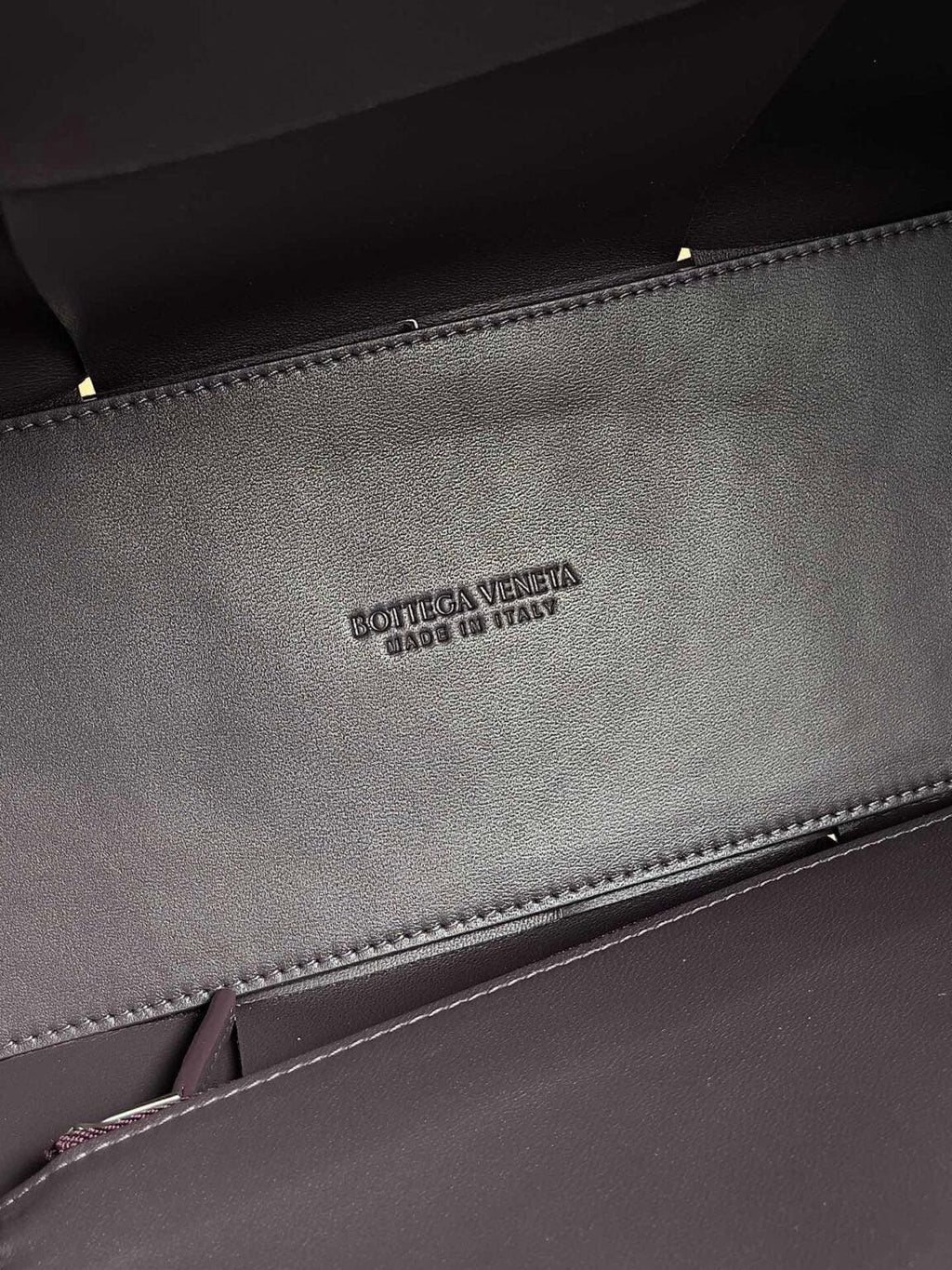 Bottega Veneta Ekstra Büyük Dikdörtgen Tote Çanta - Glimmer of Luxury