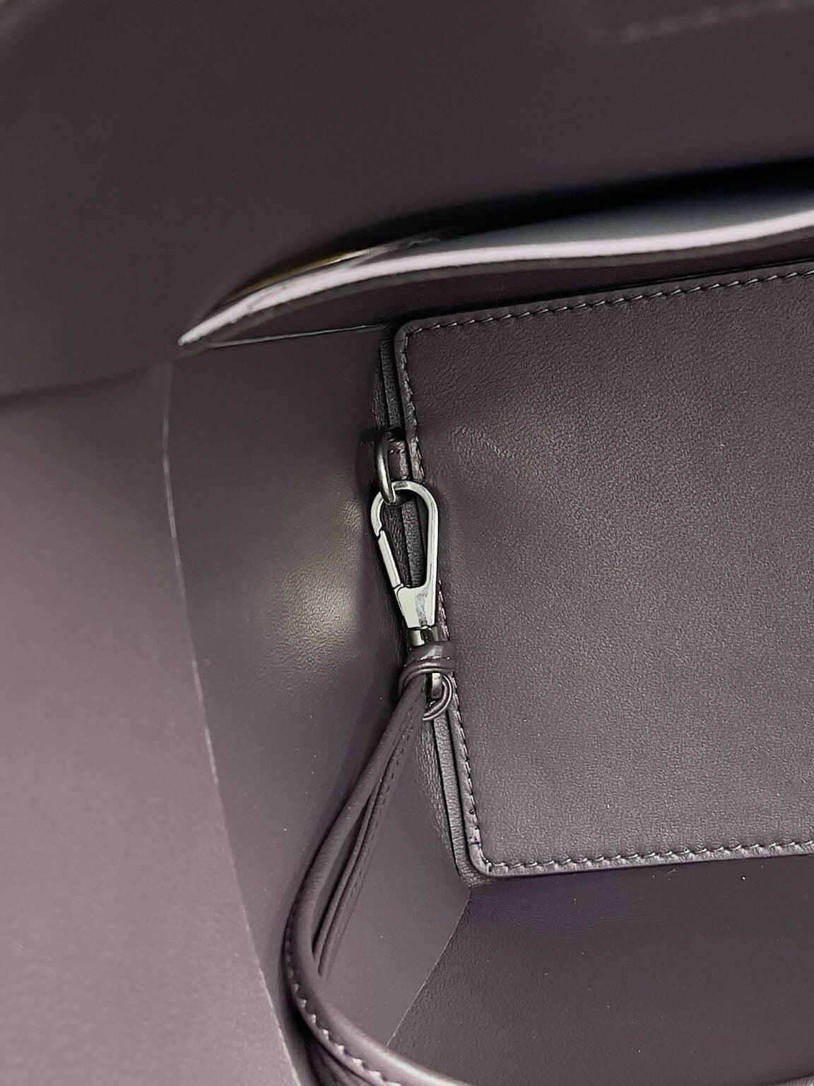 Bottega Veneta Ekstra Büyük Dikdörtgen Tote Çanta - Glimmer of Luxury