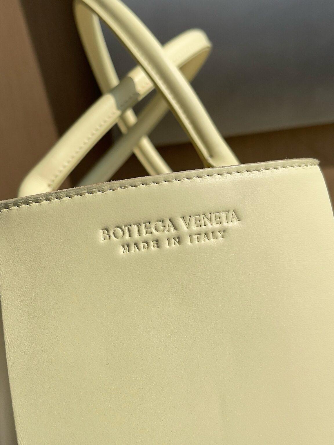 Bottega Veneta Ekstra Büyük Dikdörtgen Tote Çanta - Glimmer of Luxury