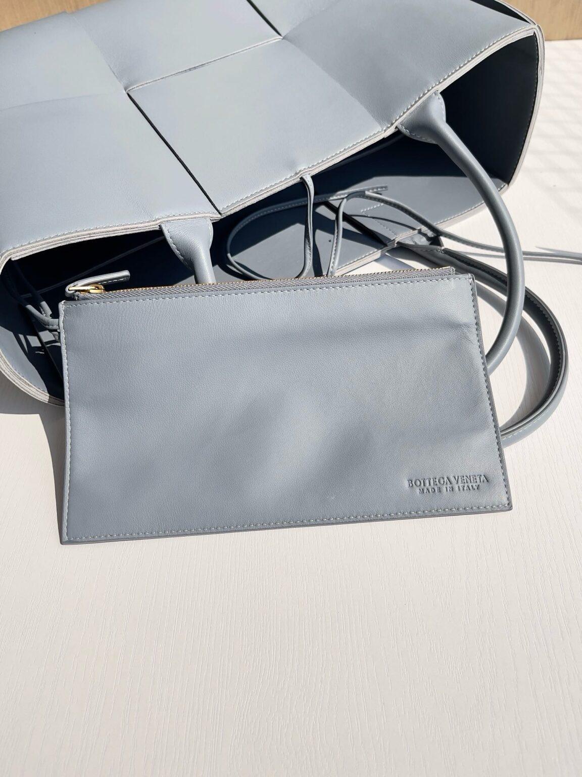 Bottega Veneta Ekstra Büyük Dikdörtgen Tote Çanta - Glimmer of Luxury