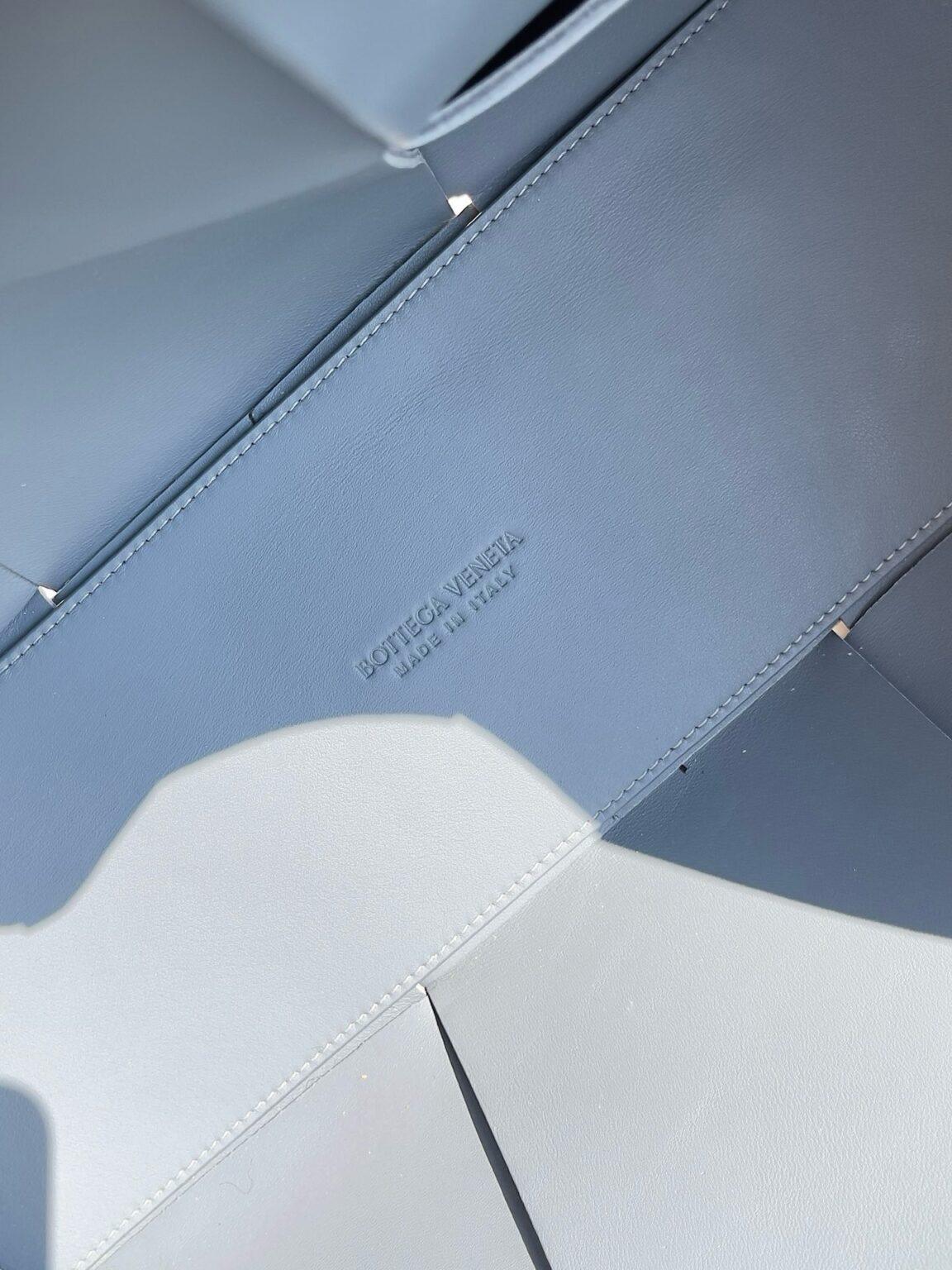 Bottega Veneta Ekstra Büyük Dikdörtgen Tote Çanta - Glimmer of Luxury