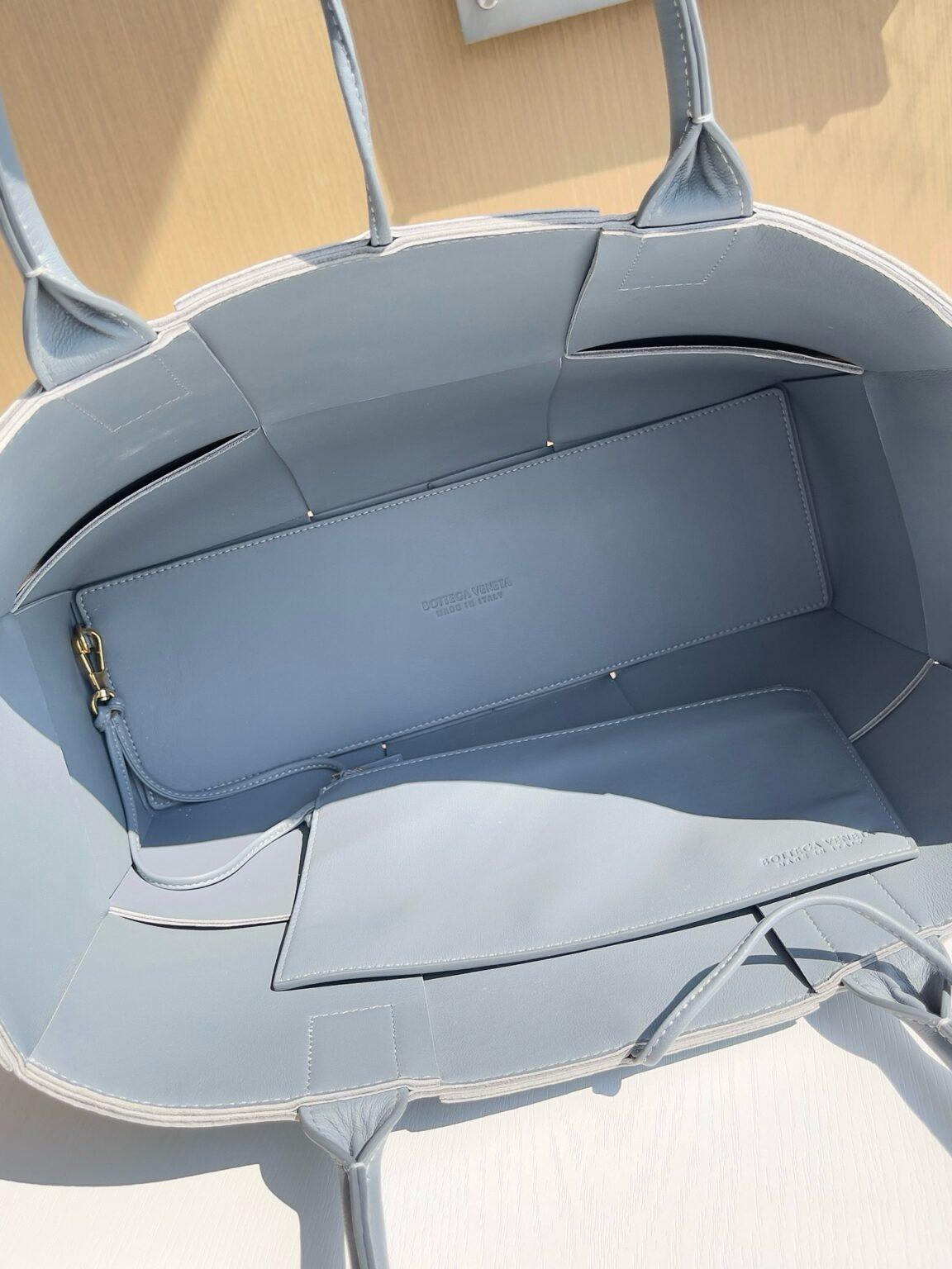 Bottega Veneta Ekstra Büyük Dikdörtgen Tote Çanta - Glimmer of Luxury