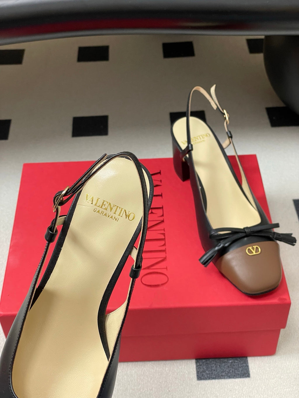 Valentino Garavani VLogo Siyah Kahve Deri Topuklu Ayakkabı