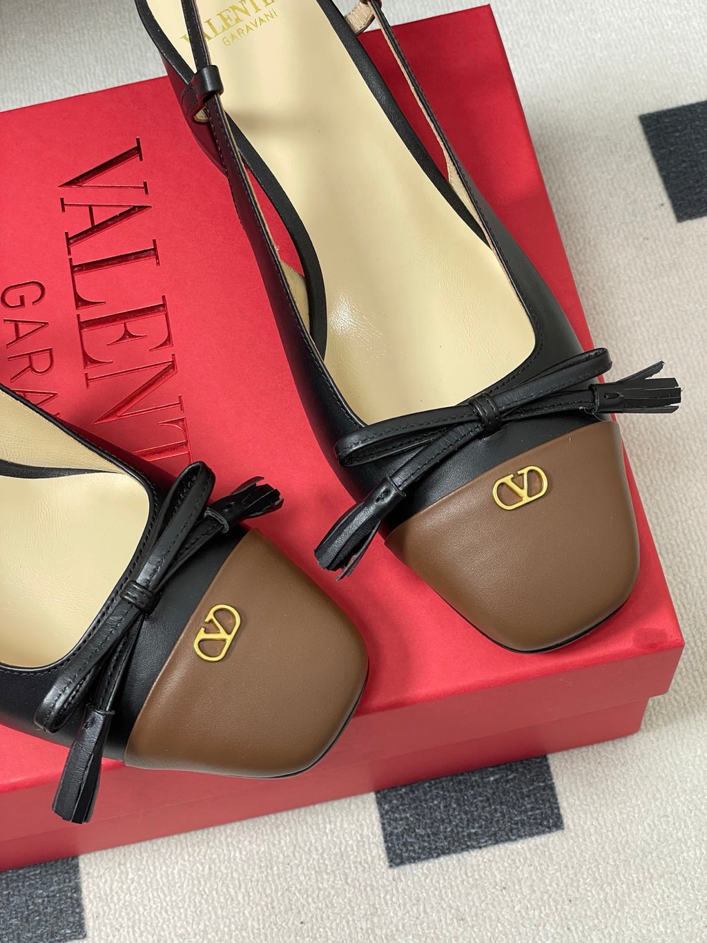 Valentino Garavani VLogo Siyah Kahve Deri Topuklu Ayakkabı