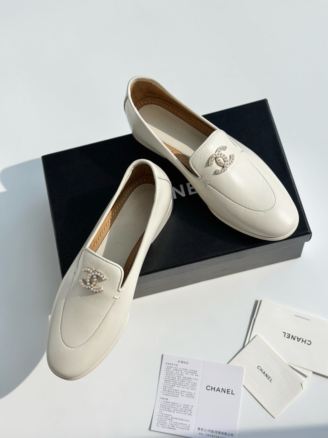 Chanel Topuksuz Ayakkabılar - Glimmer of Luxury