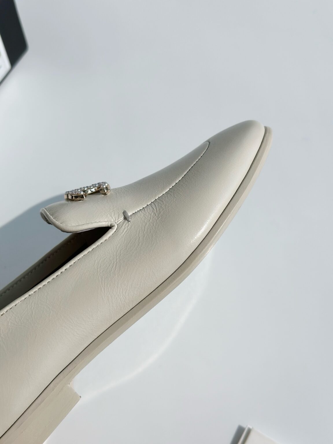 Chanel Topuksuz Ayakkabılar - Glimmer of Luxury