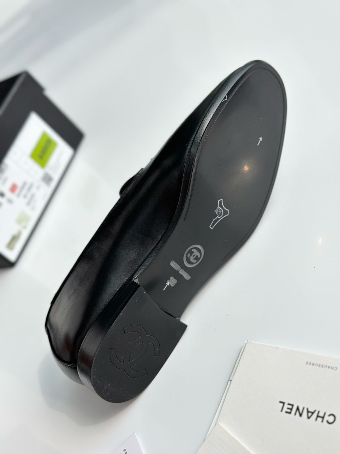 Chanel Topuksuz Ayakkabılar - Glimmer of Luxury