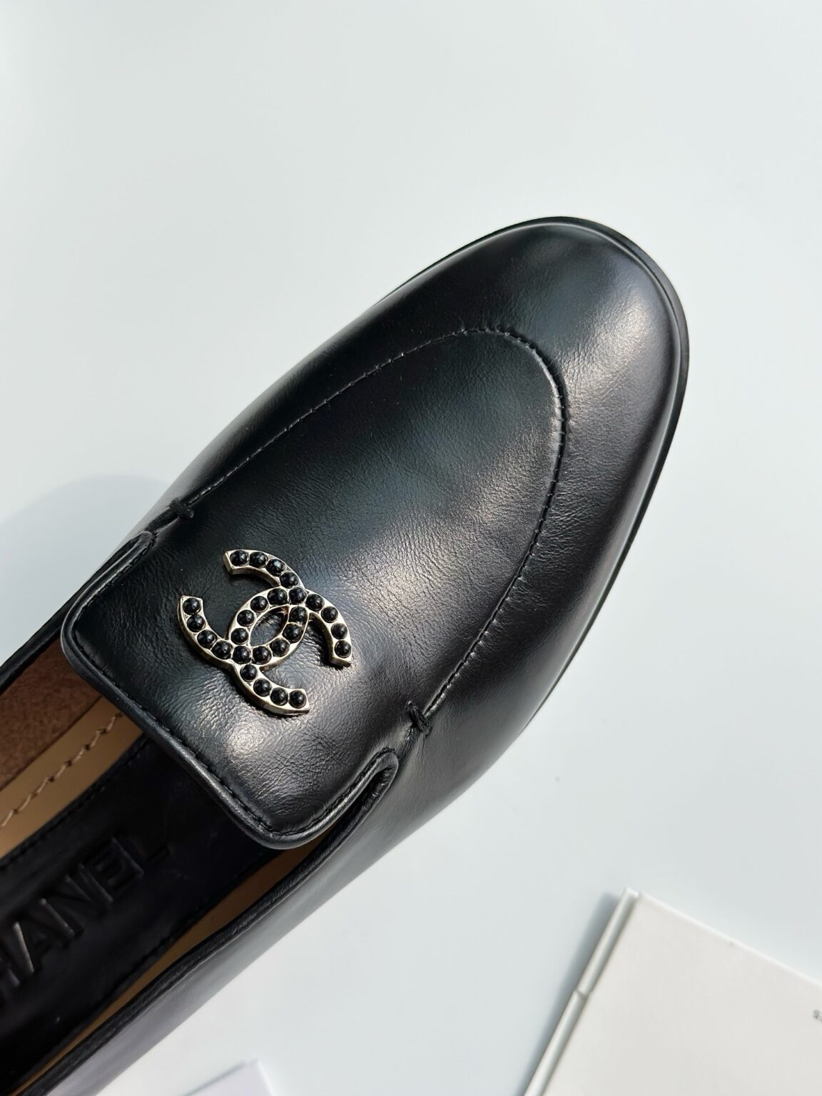 Chanel Topuksuz Ayakkabılar - Glimmer of Luxury