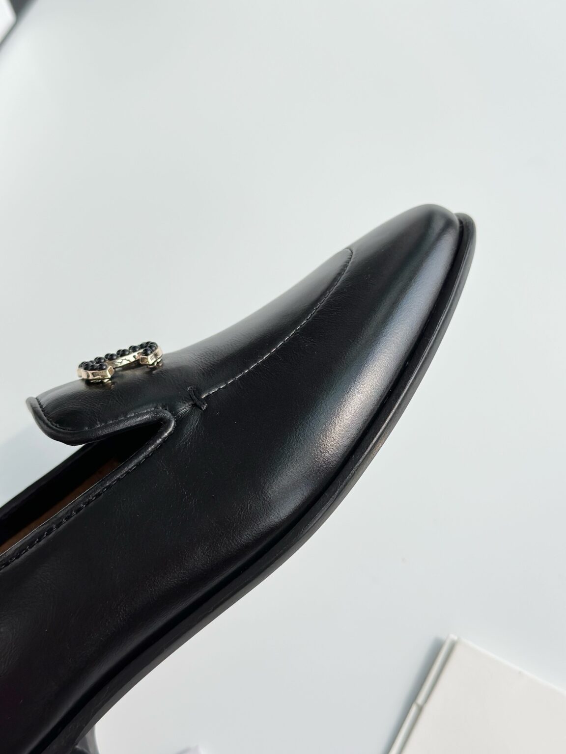 Chanel Topuksuz Ayakkabılar - Glimmer of Luxury