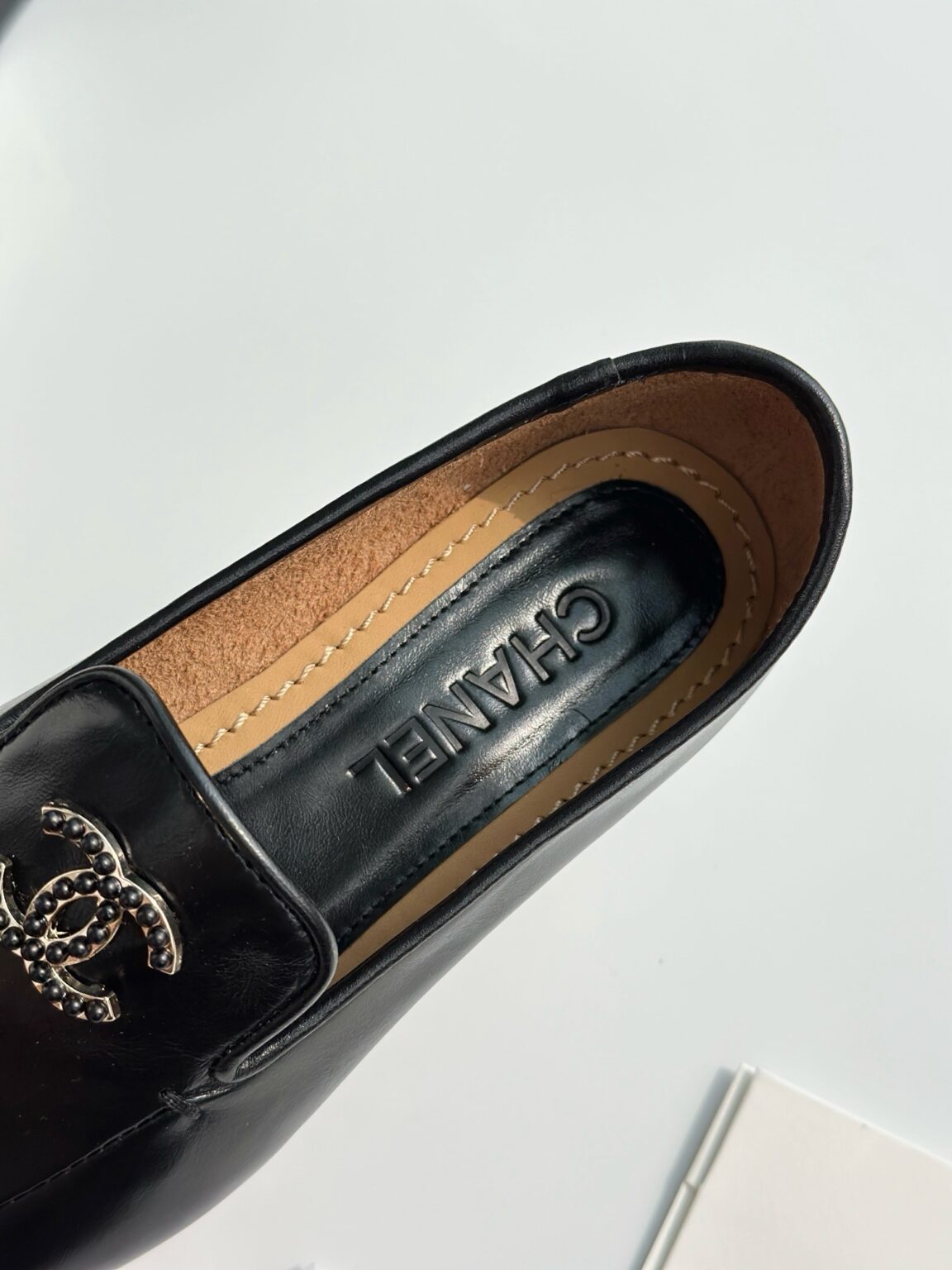 Chanel Topuksuz Ayakkabılar - Glimmer of Luxury