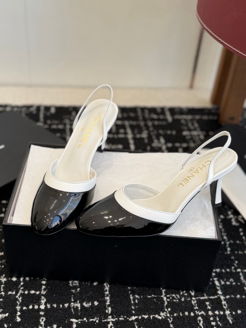 Chanel S26 Kuzu ve Dana Derisi Arkadan Bantlı Ayakkabılar
