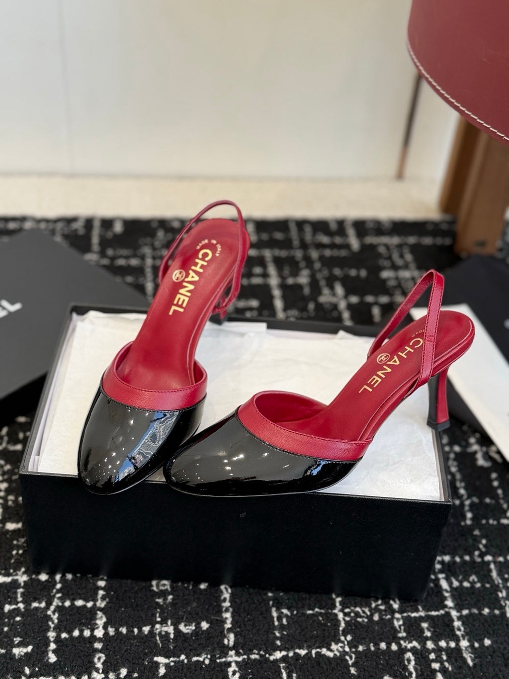 Chanel S26 Kuzu ve Dana Derisi Arkadan Bantlı Ayakkabılar
