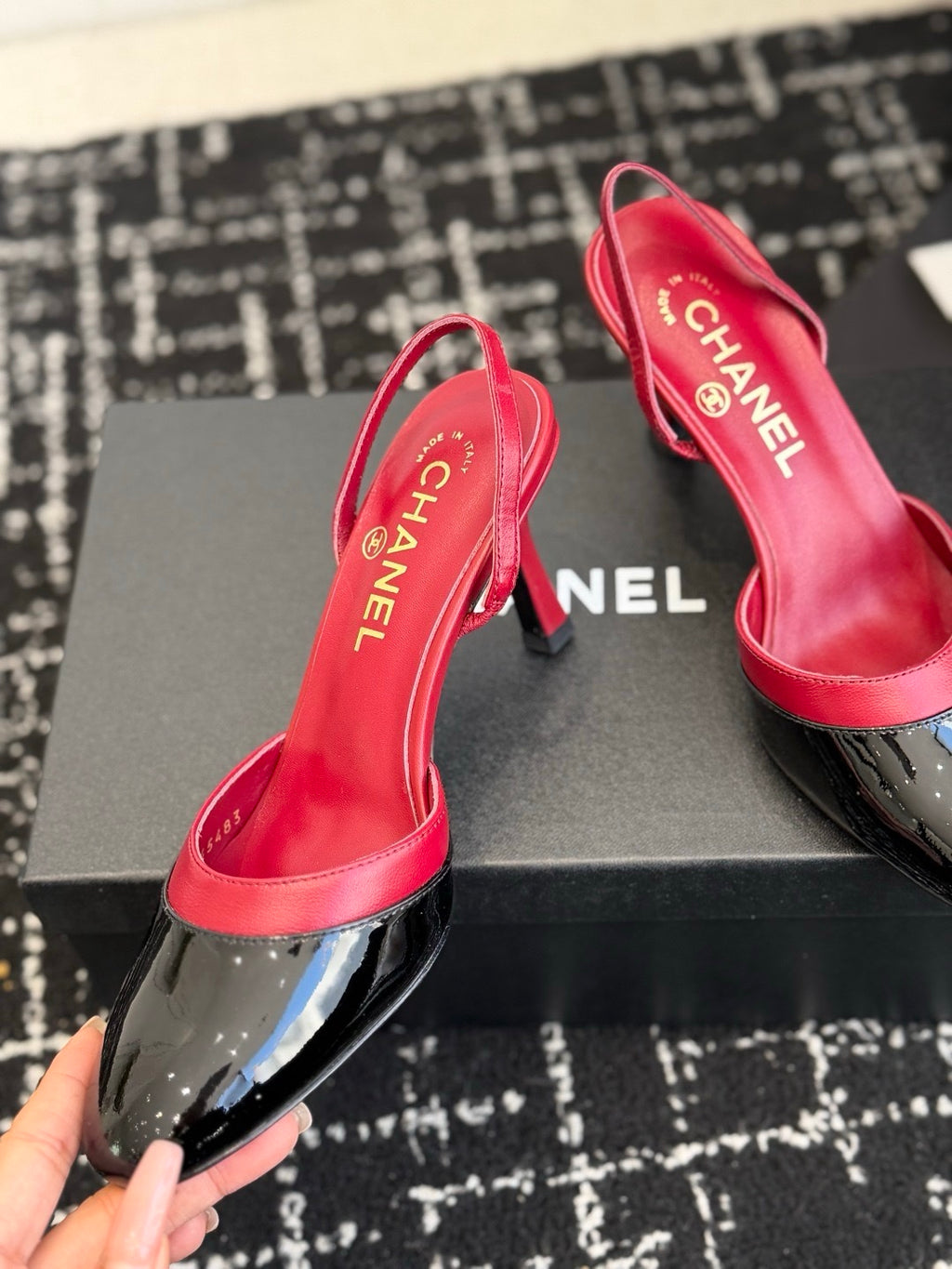 Chanel S26 Kuzu ve Dana Derisi Arkadan Bantlı Ayakkabılar
