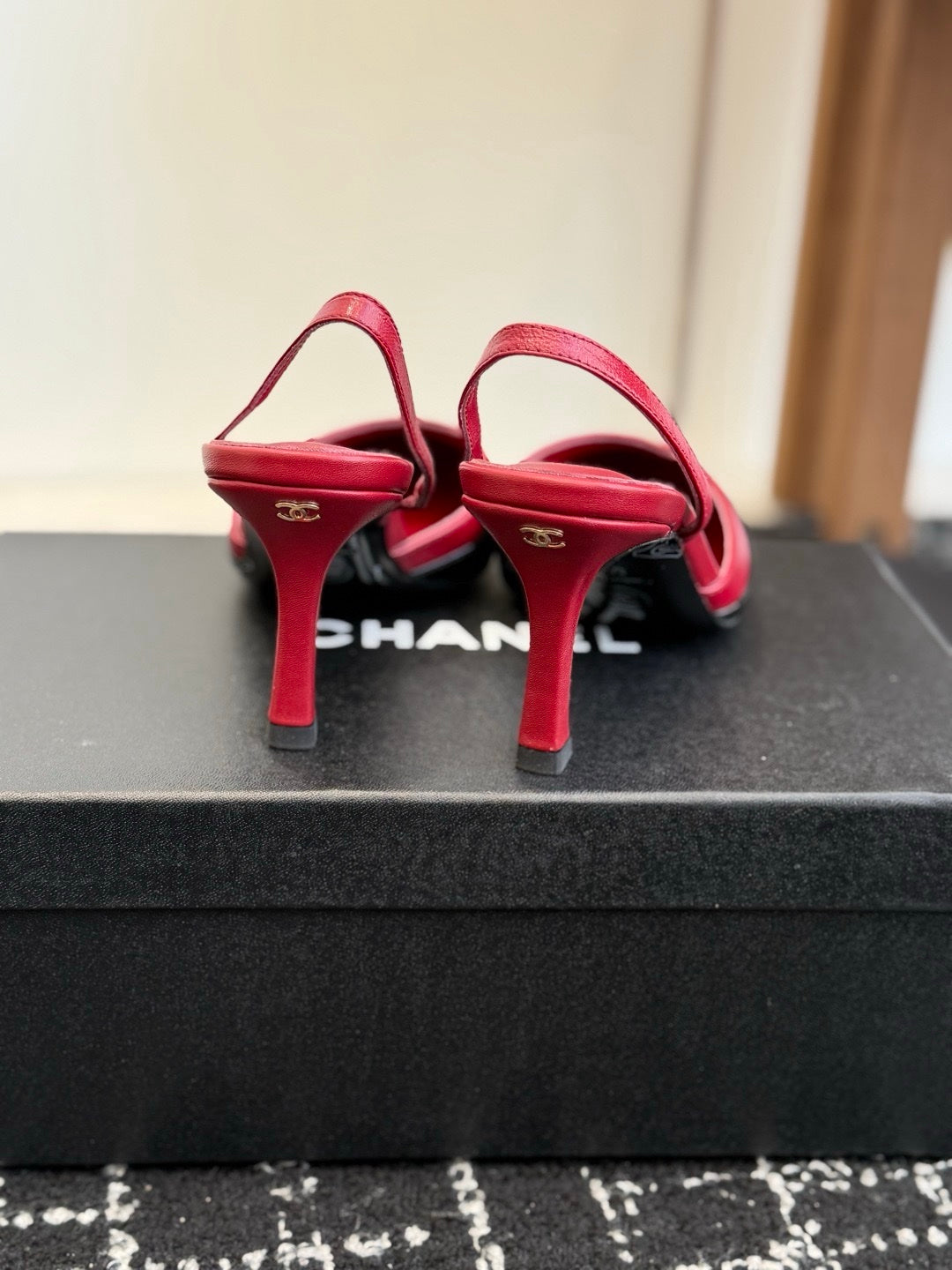 Chanel S26 Kuzu ve Dana Derisi Arkadan Bantlı Ayakkabılar