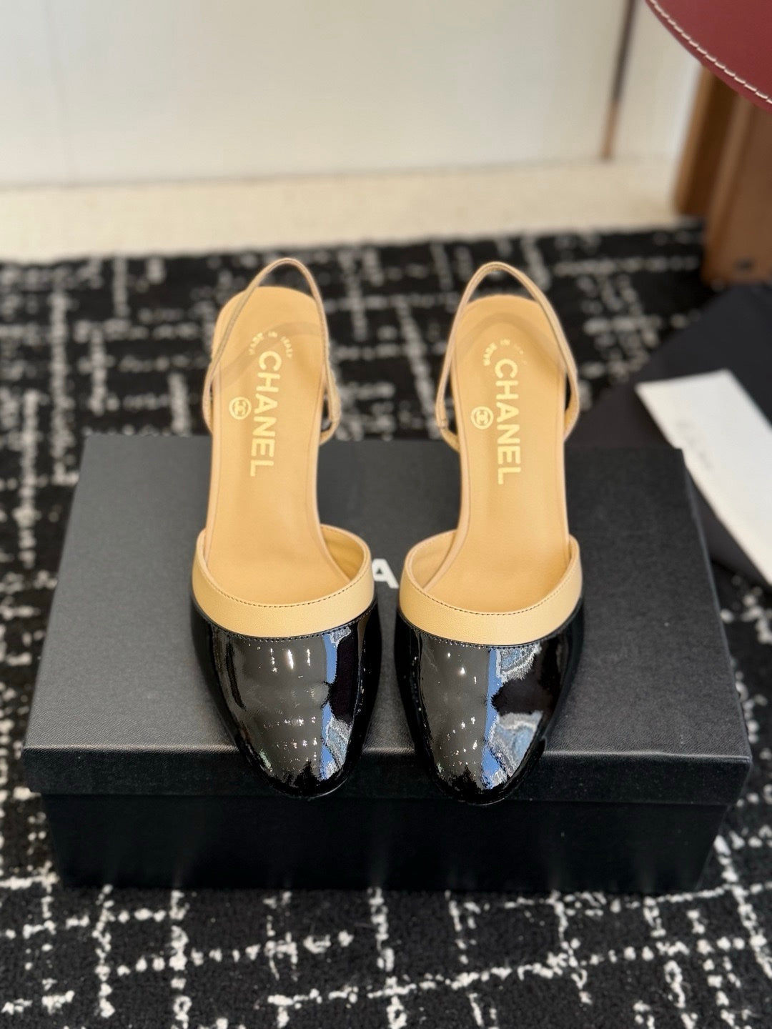 Chanel S26 Kuzu ve Dana Derisi Arkadan Bantlı Ayakkabılar