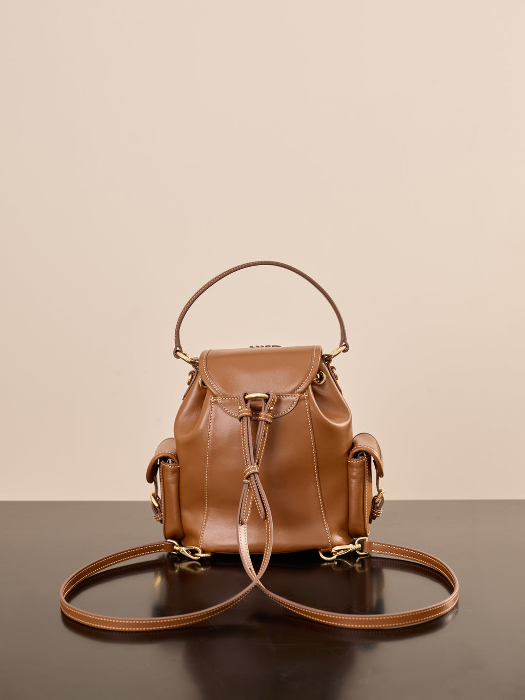 Miu Miu Küçük Dana Derisi Sırt Çantası – Kahverengi