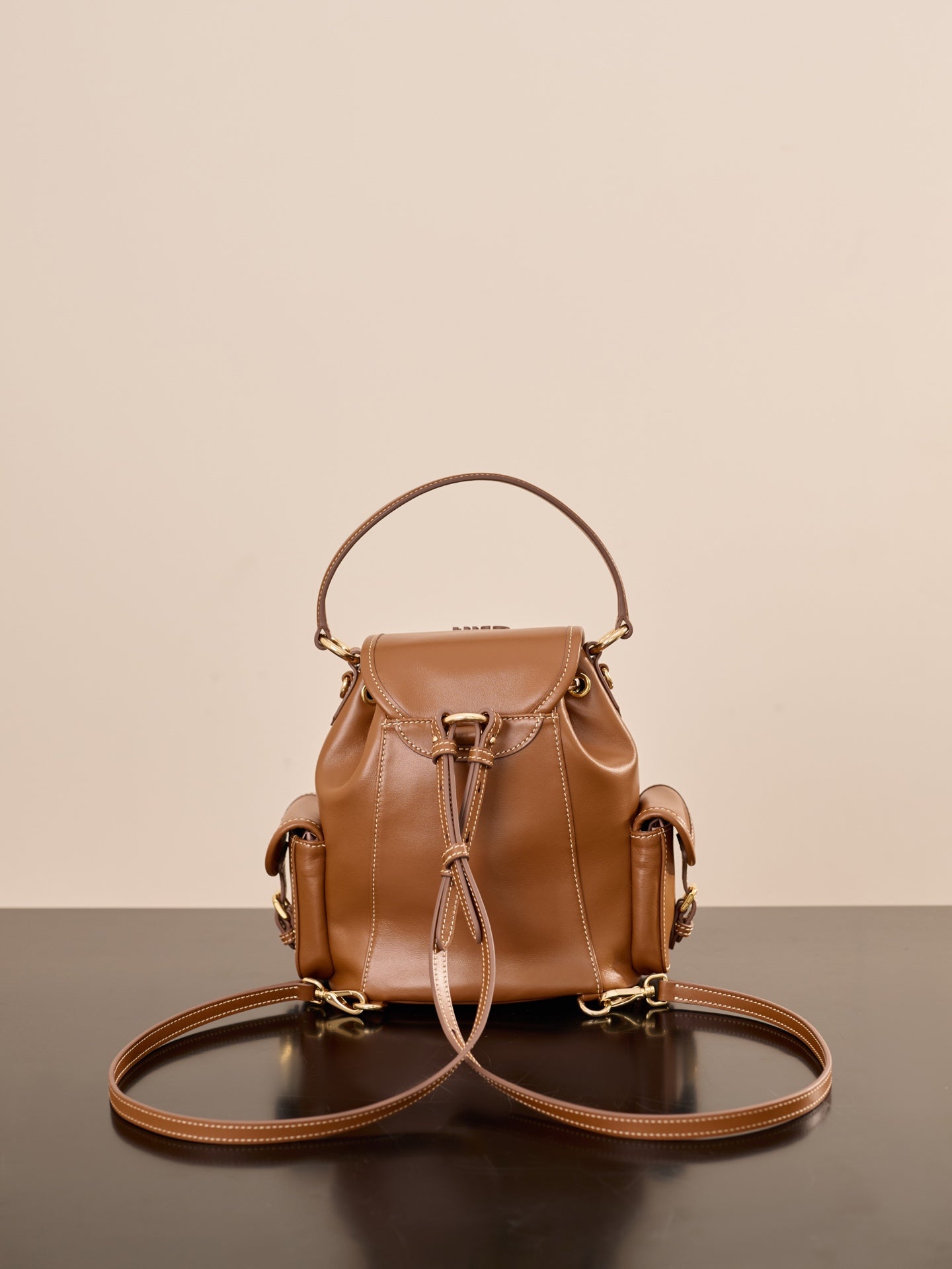 Miu Miu Küçük Dana Derisi Sırt Çantası – Kahverengi