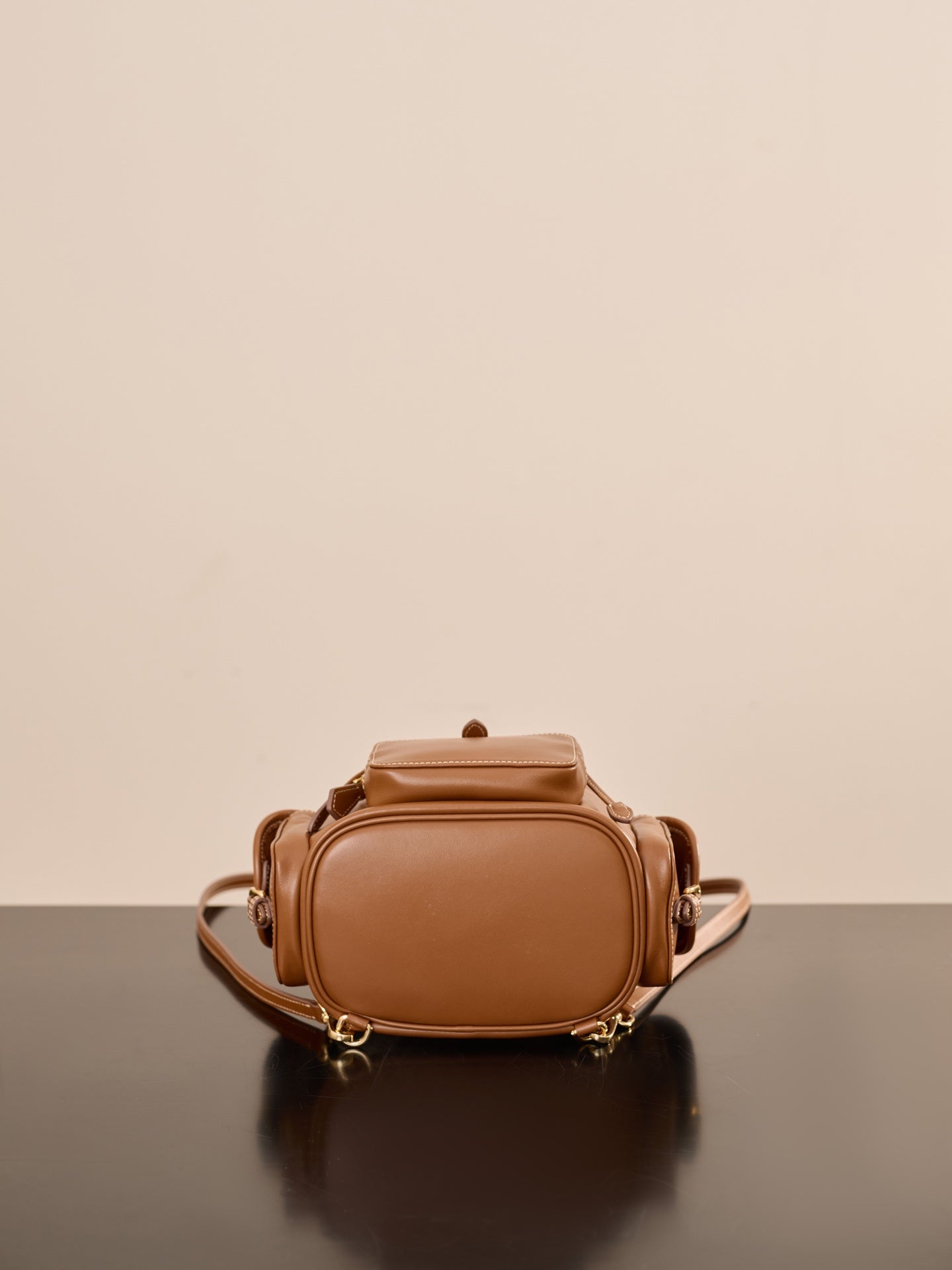 Miu Miu Küçük Dana Derisi Sırt Çantası – Kahverengi