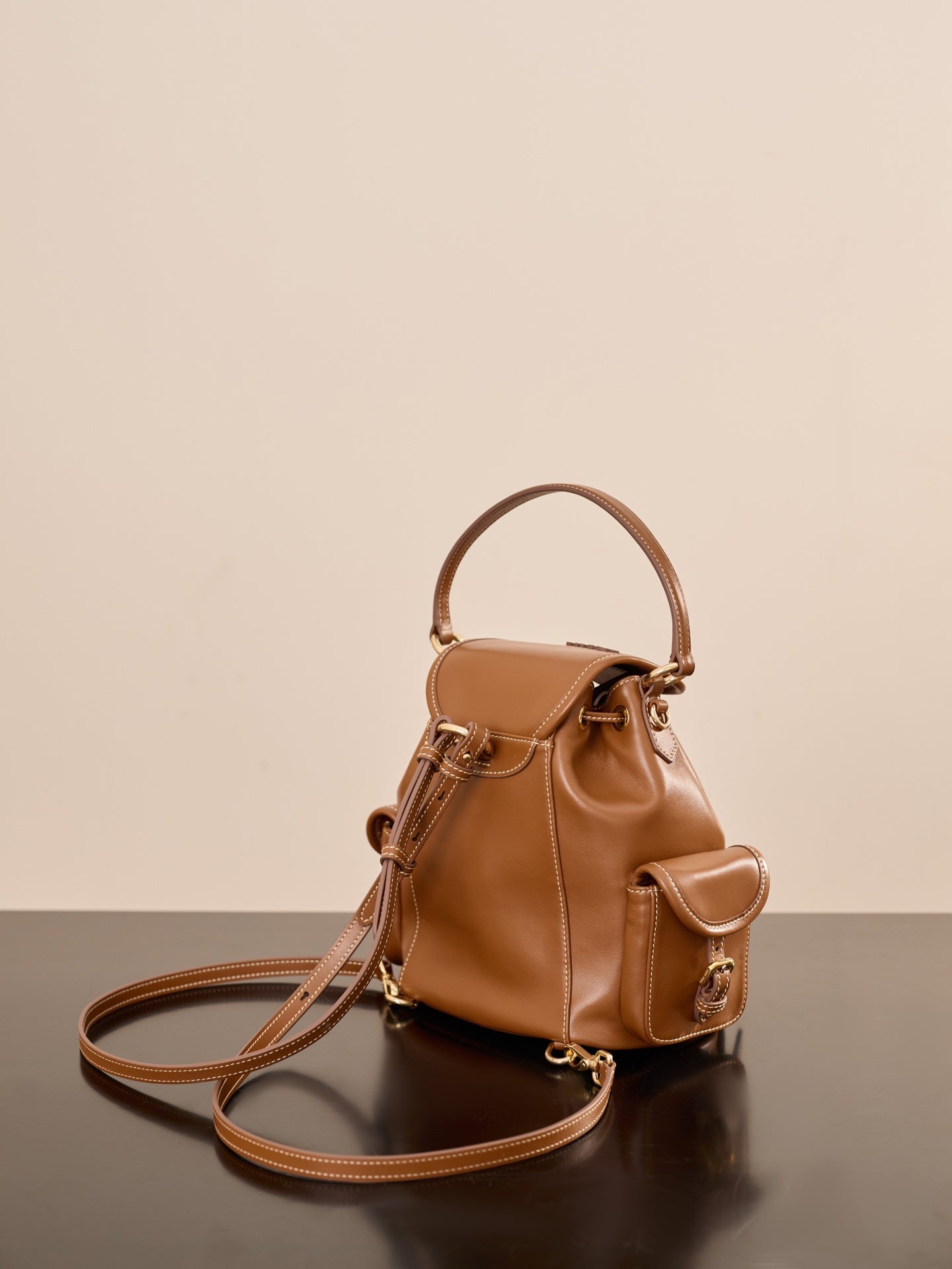 Miu Miu Küçük Dana Derisi Sırt Çantası – Kahverengi