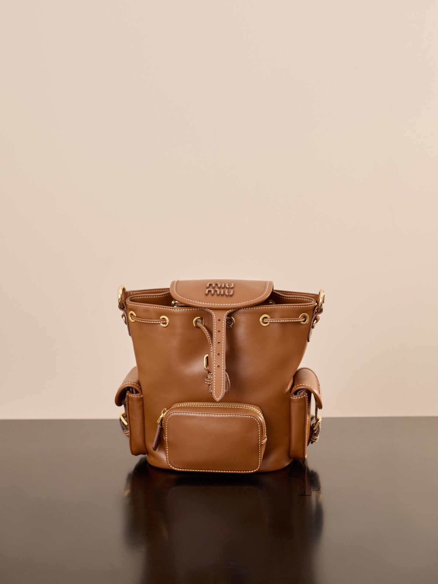 Miu Miu Küçük Dana Derisi Sırt Çantası – Kahverengi