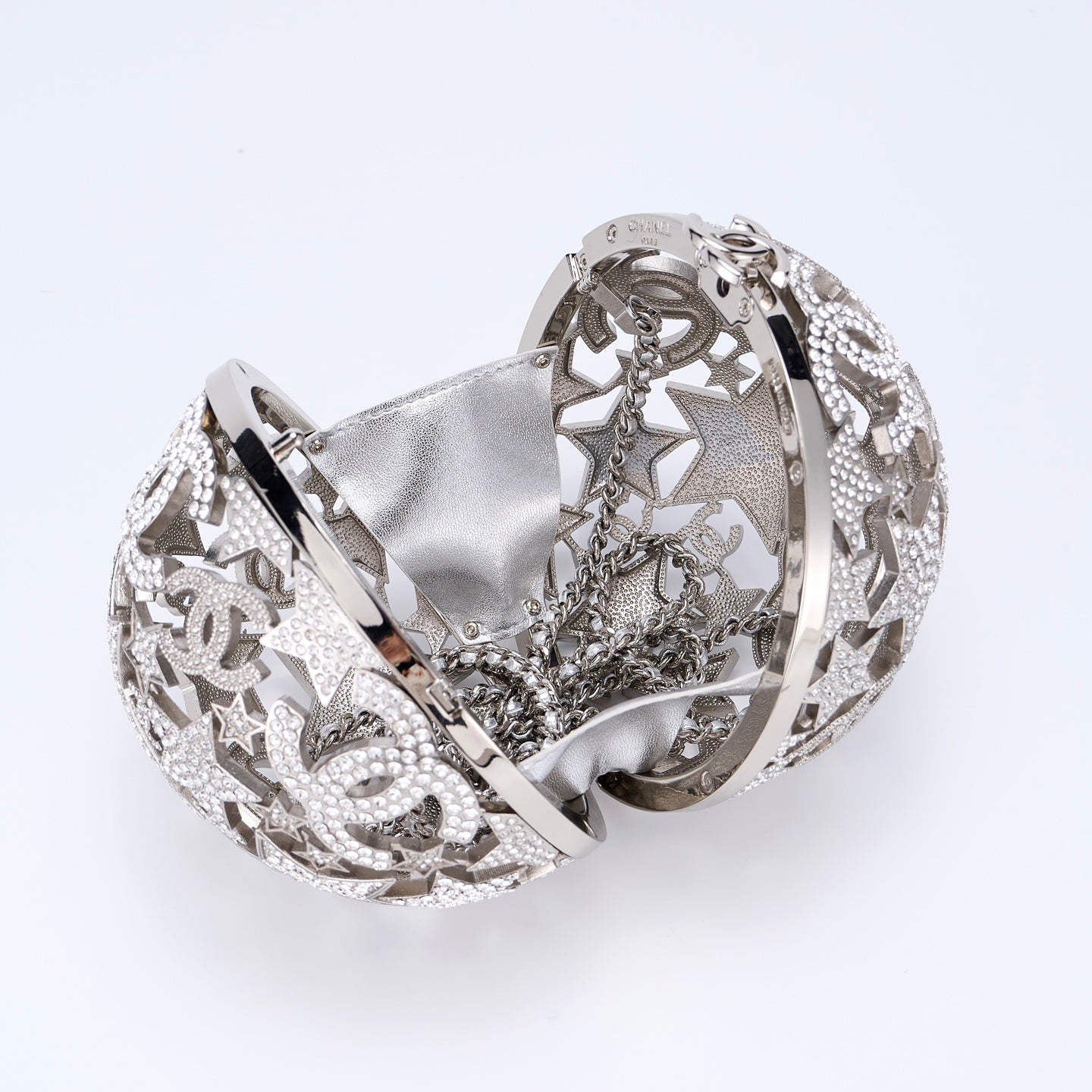 Chanel 25A Star Hollow Spherical Clutch Bag