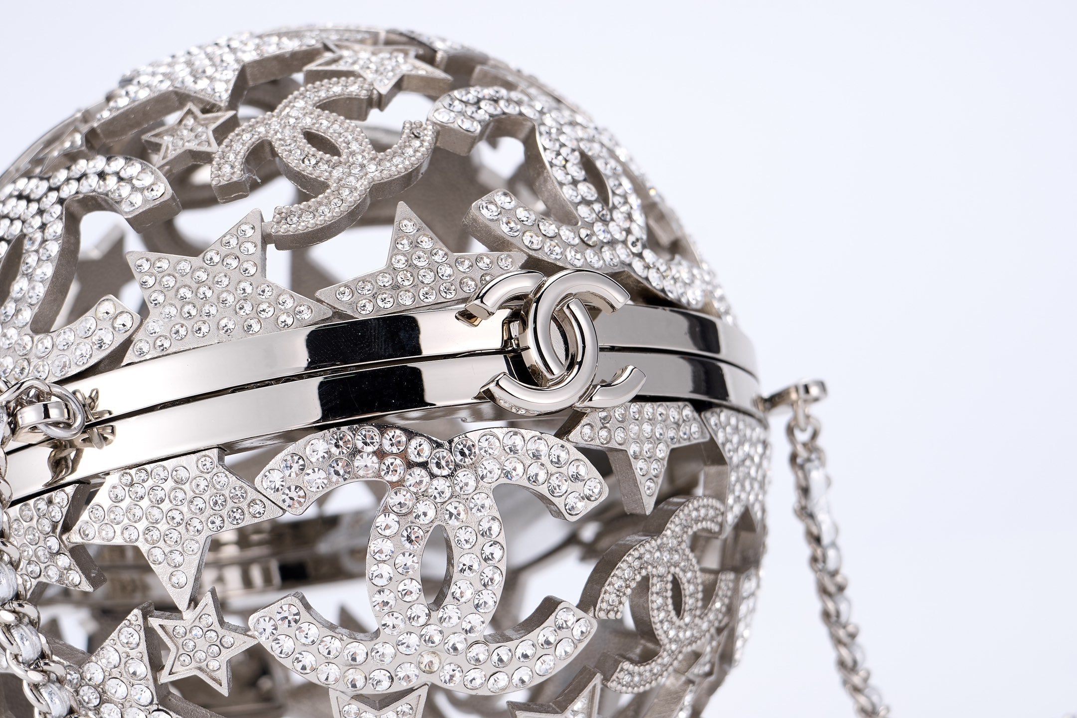 Chanel 25A Star Hollow Spherical Clutch Bag