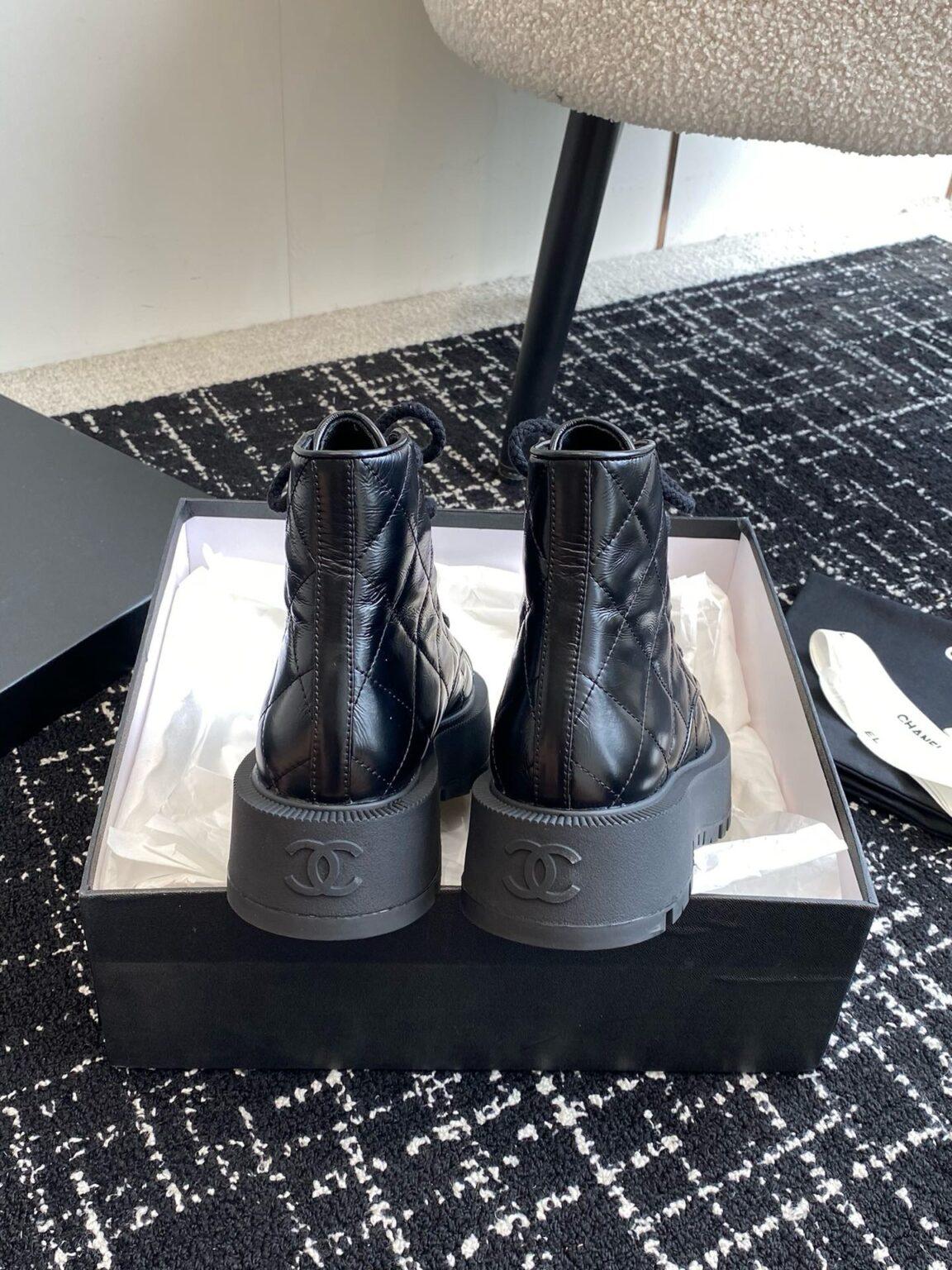 Chanel S24 Kısa Botlar - Glimmer of Luxury