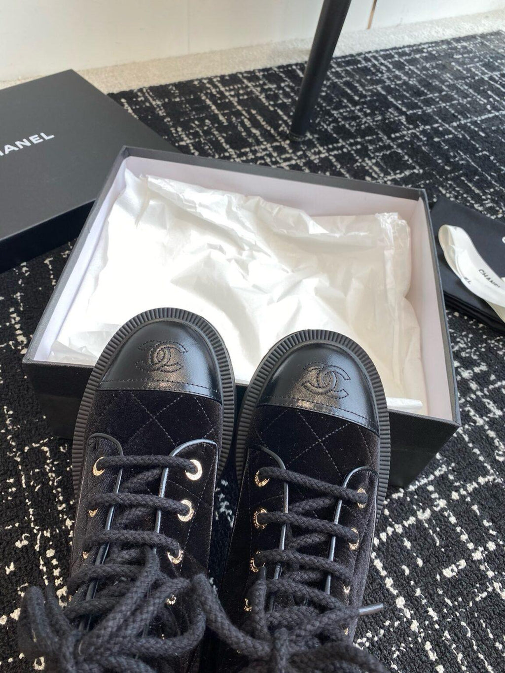 Chanel S24 Kısa Botlar - Glimmer of Luxury