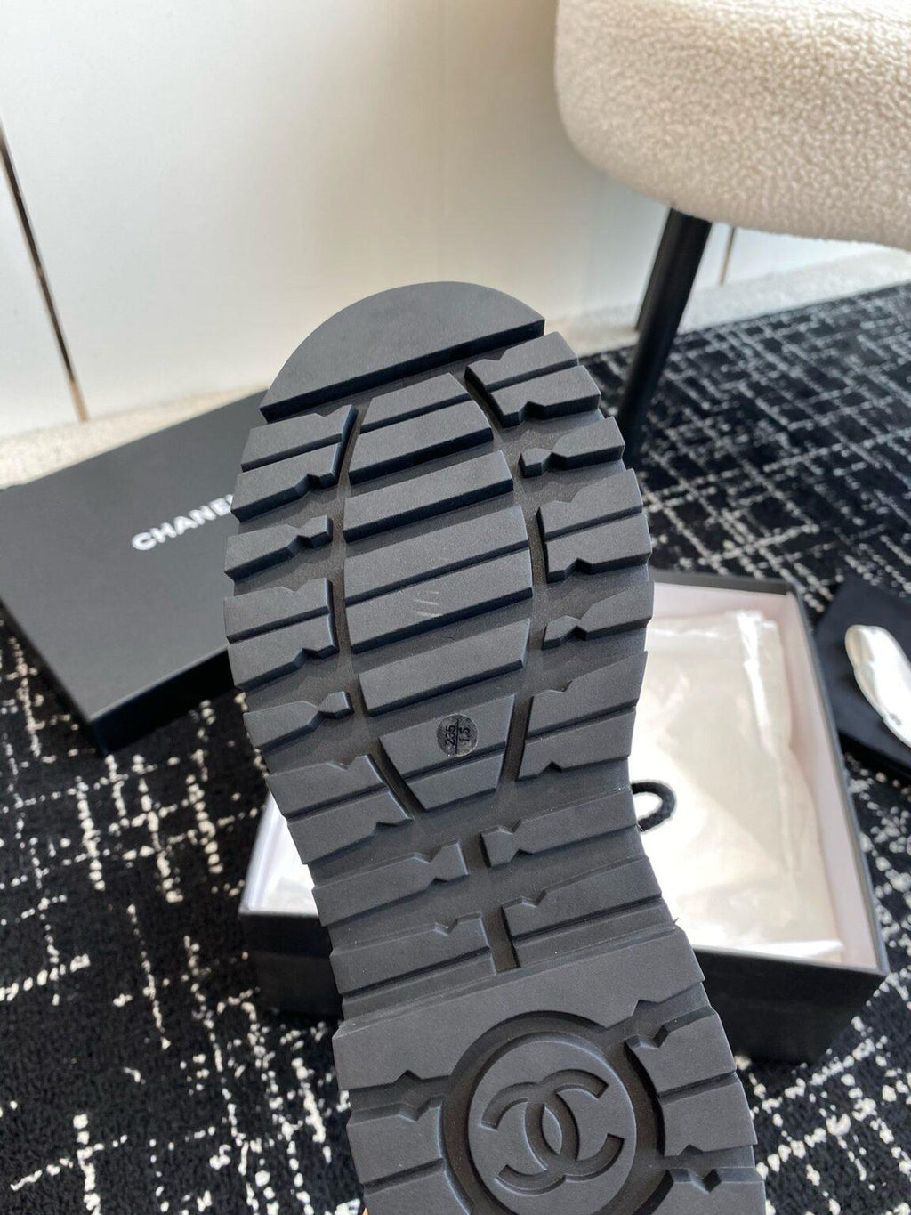 Chanel S24 Kısa Botlar - Glimmer of Luxury