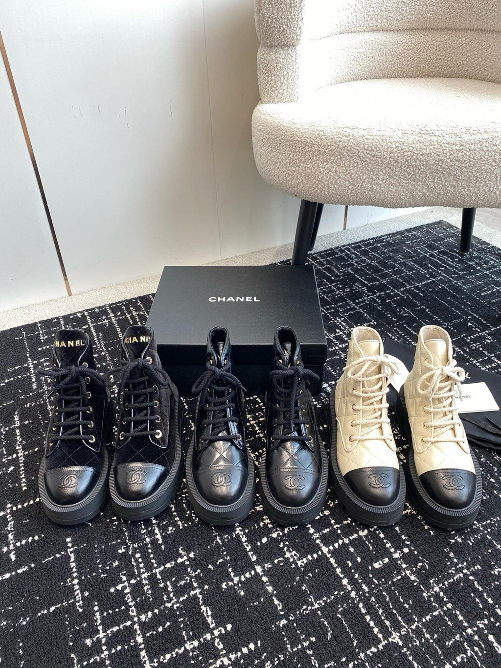 Chanel S24 Kısa Botlar - Glimmer of Luxury