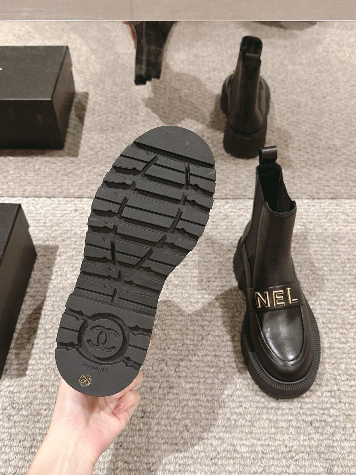 Chanel S24 Kısa Botlar - Glimmer of Luxury