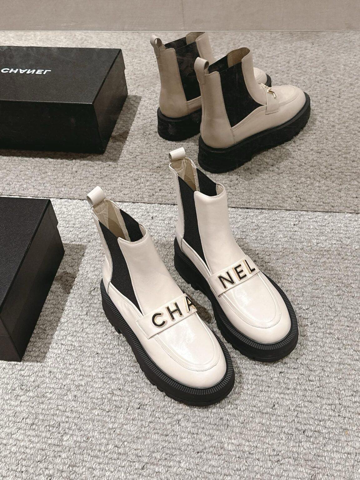 Chanel S24 Kısa Botlar - Glimmer of Luxury