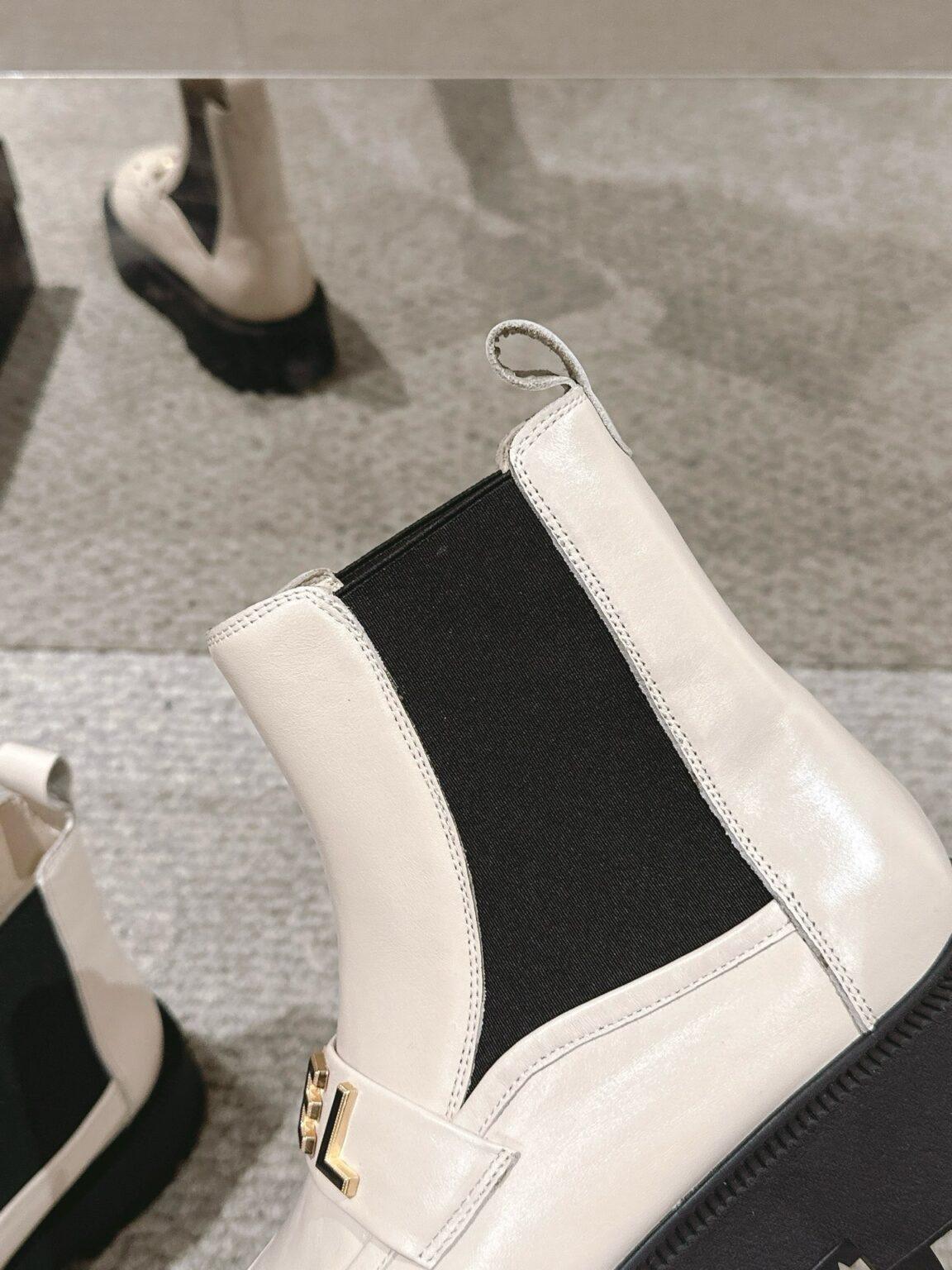 Chanel S24 Kısa Botlar - Glimmer of Luxury