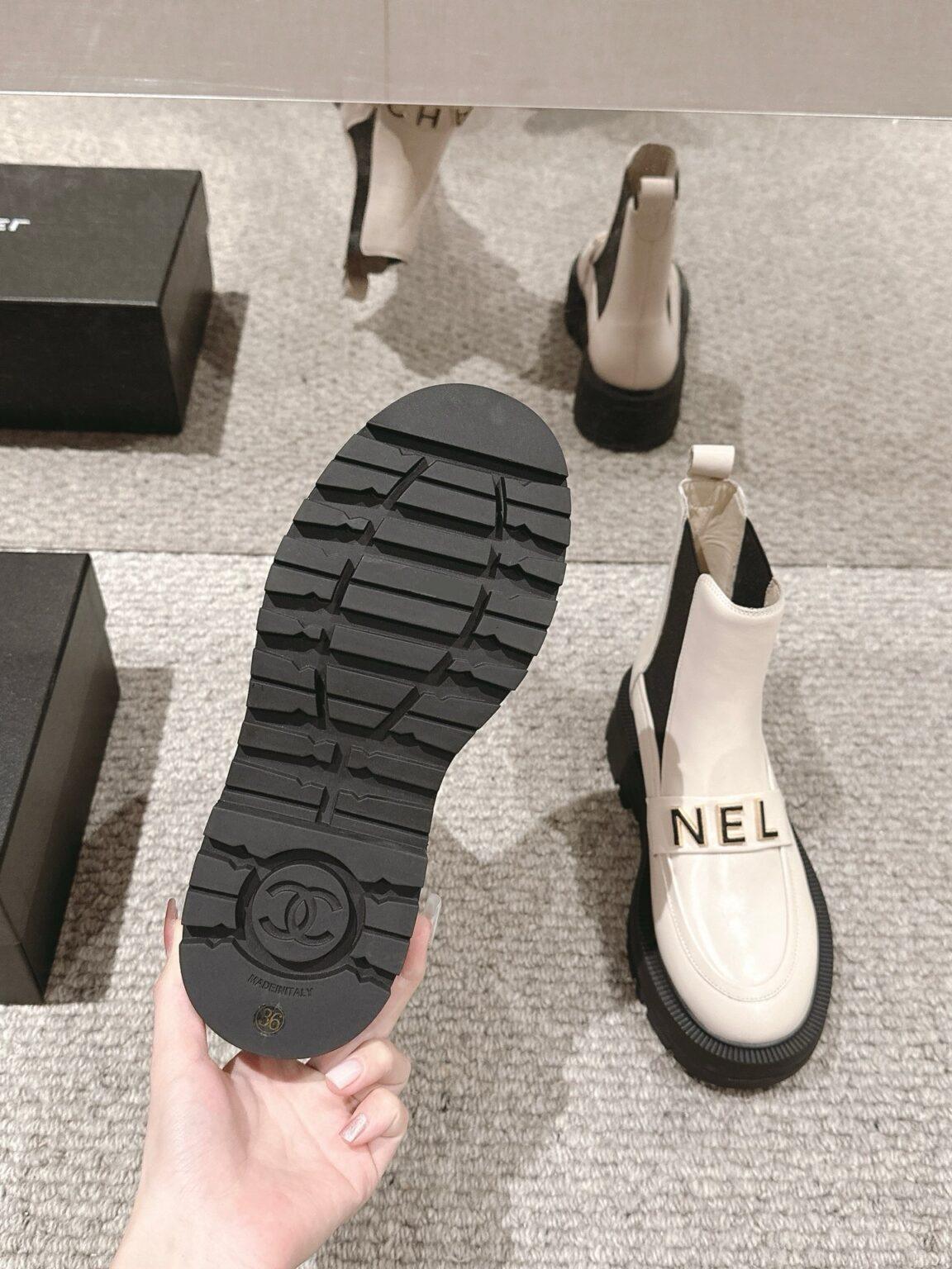 Chanel S24 Kısa Botlar - Glimmer of Luxury