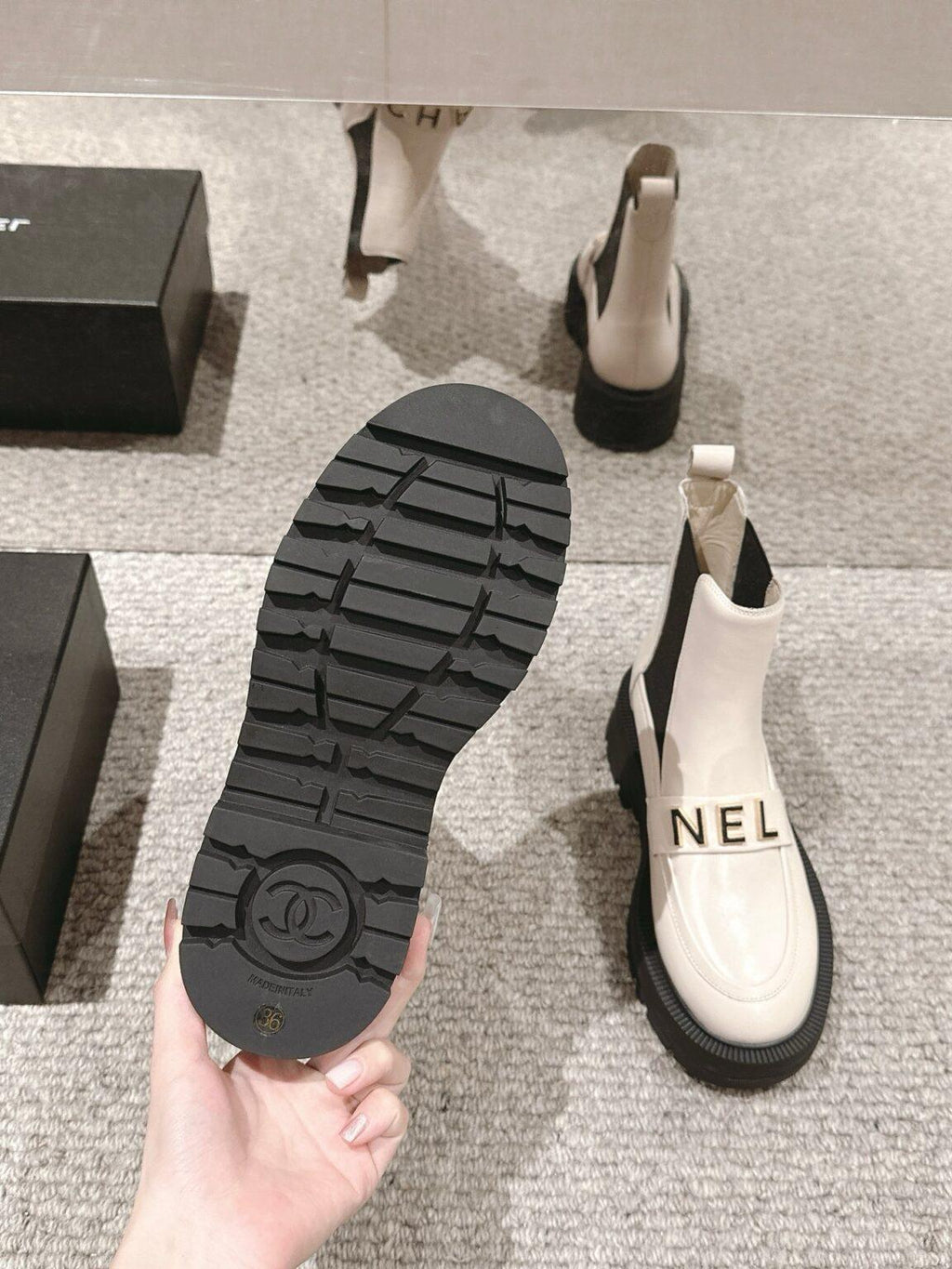 Chanel S24 Kısa Botlar - Glimmer of Luxury