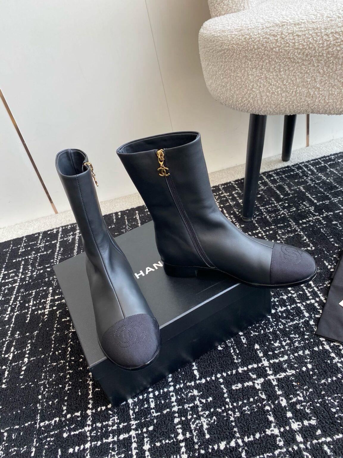 Chanel S24 Kısa Botlar - Glimmer of Luxury