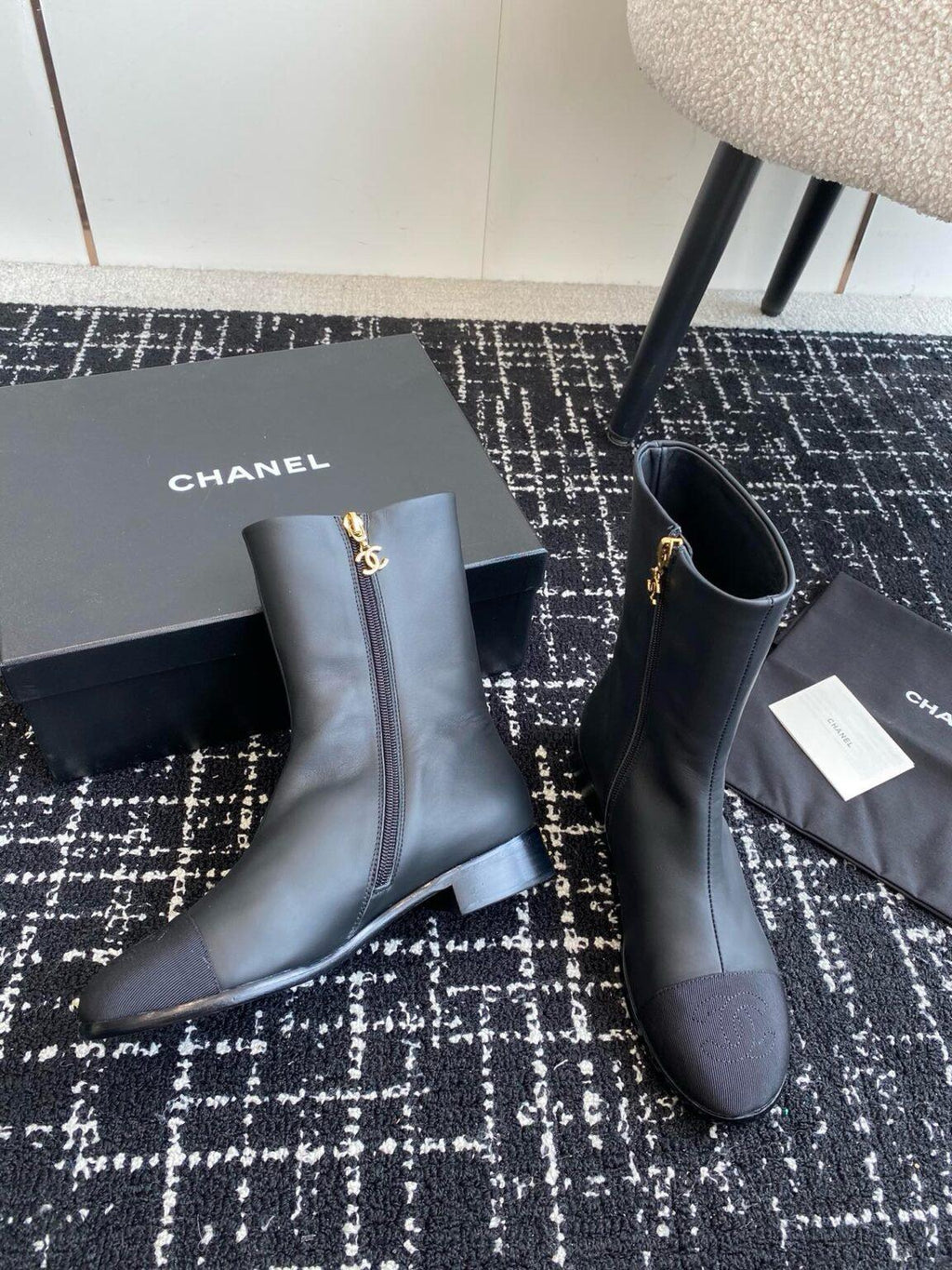 Chanel S24 Kısa Botlar - Glimmer of Luxury