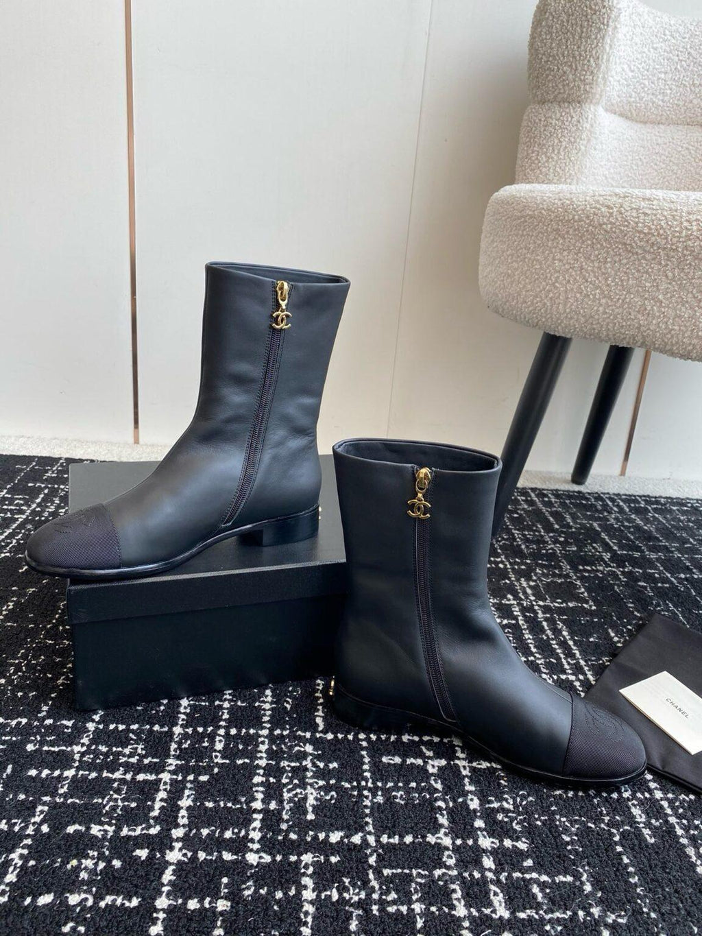 Chanel S24 Kısa Botlar - Glimmer of Luxury