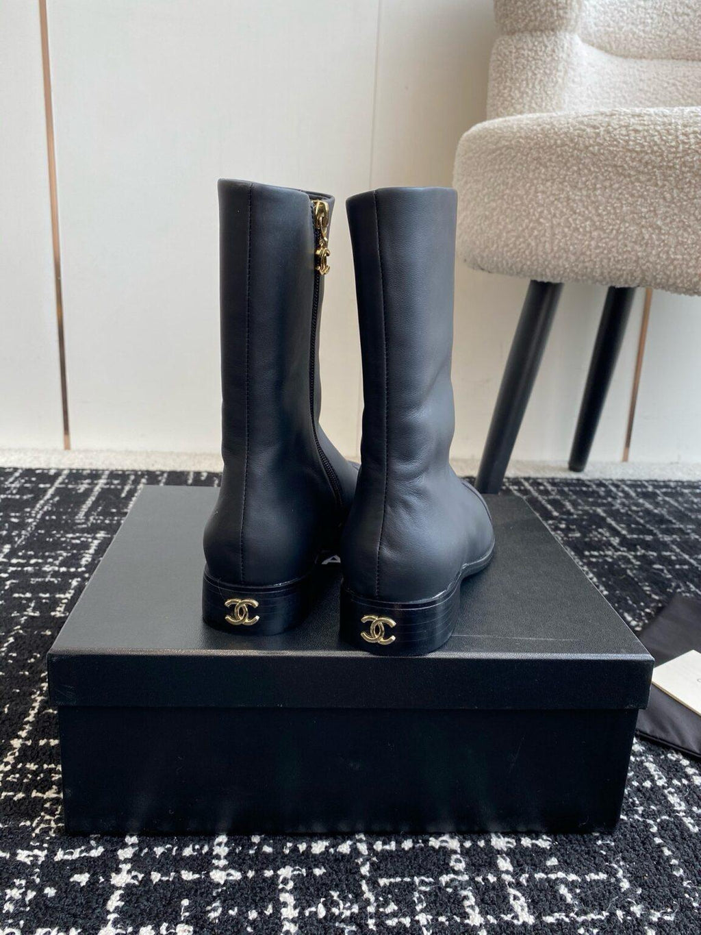 Chanel S24 Kısa Botlar - Glimmer of Luxury