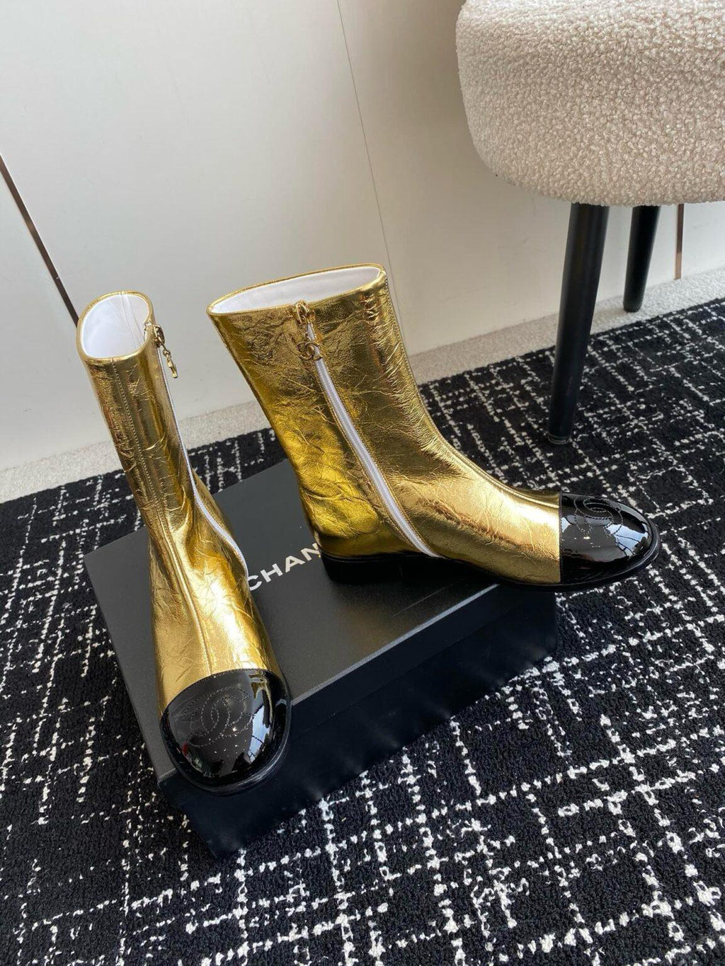 Chanel S24 Kısa Botlar - Glimmer of Luxury