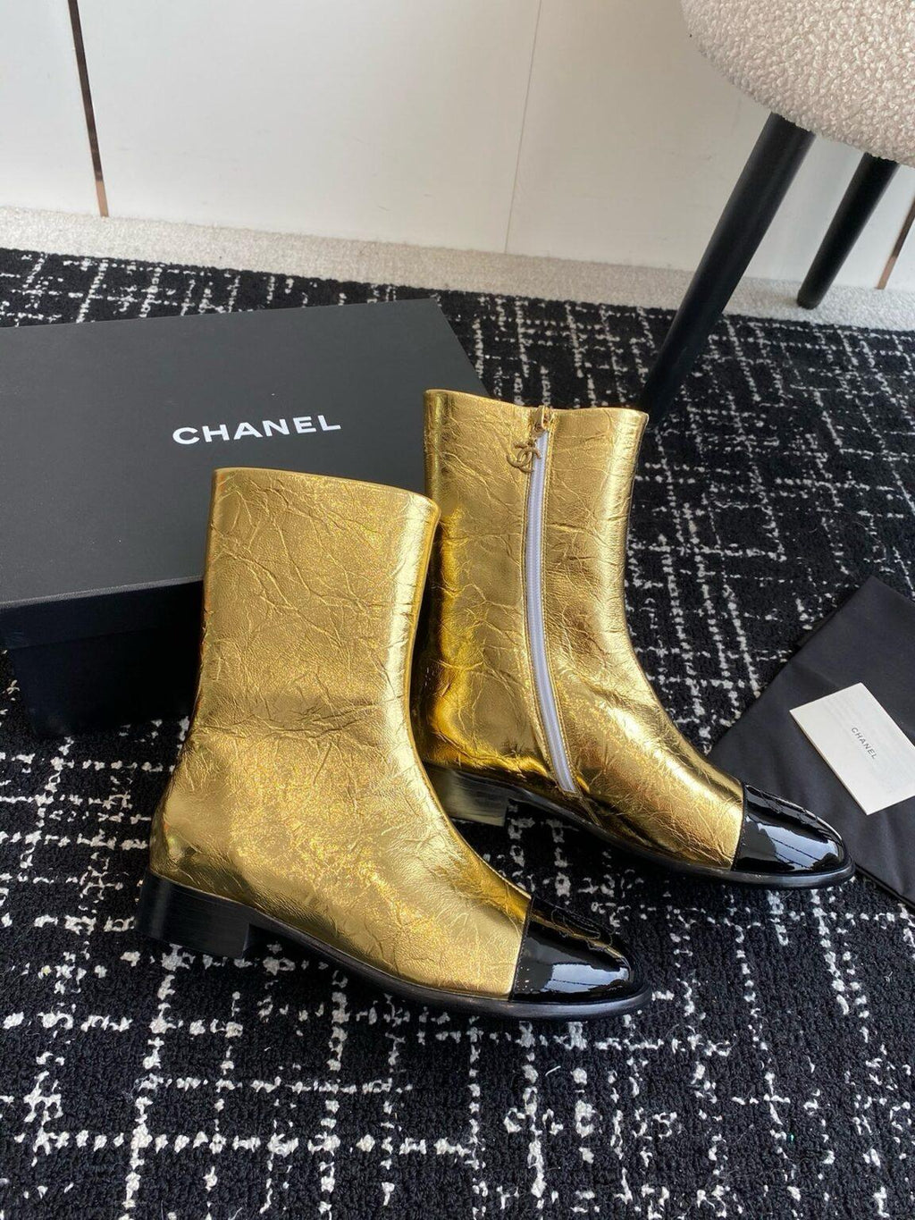 Chanel S24 Kısa Botlar - Glimmer of Luxury