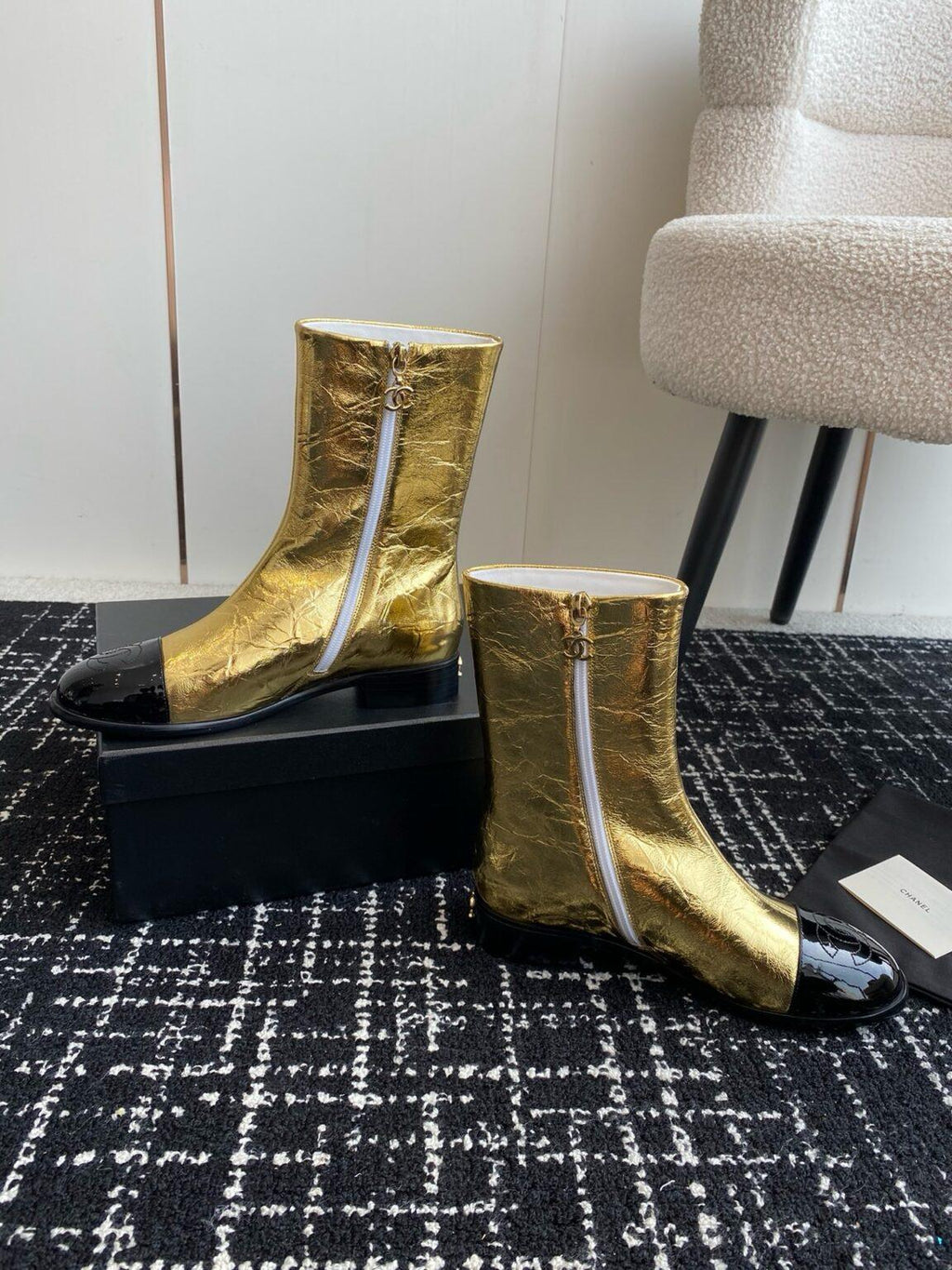 Chanel S24 Kısa Botlar - Glimmer of Luxury