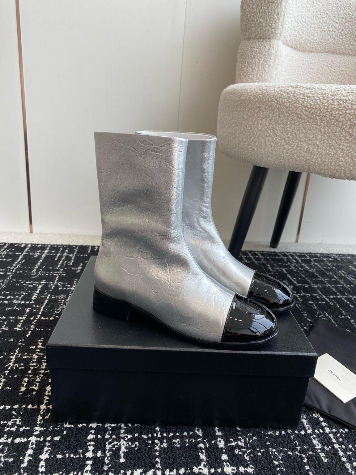 Chanel S24 Kısa Botlar - Glimmer of Luxury