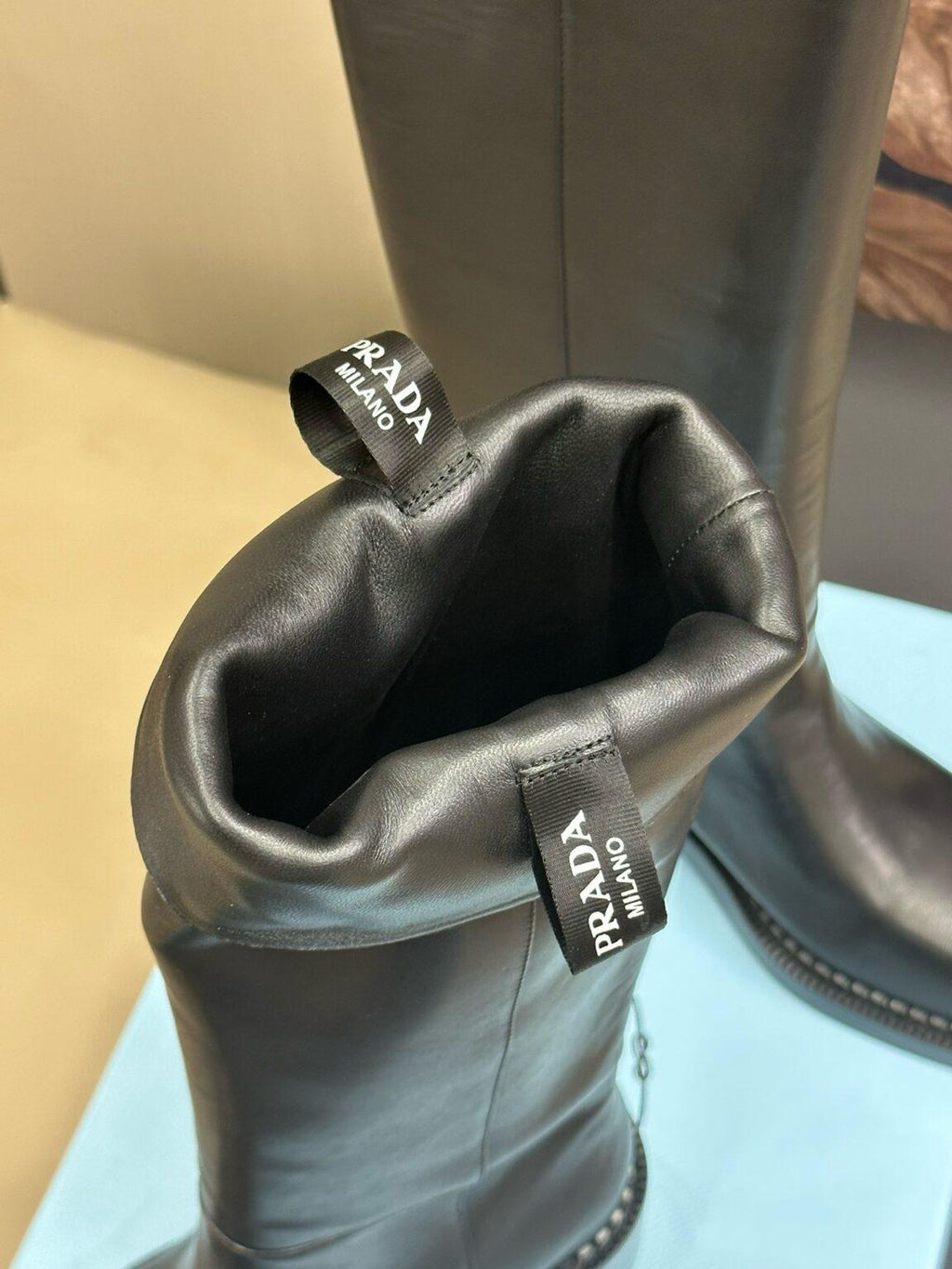 Prada Podyum Tarzı Yüksek Çizmeler - Glimmer of Luxury