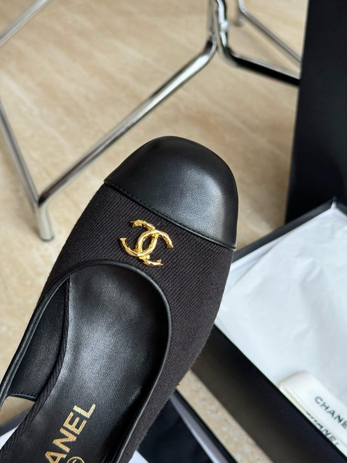 Chanel 2024 Yün ve Dana Derisi Arkadan Bağlamalı Ayakkabılar - Glimmer of Luxury